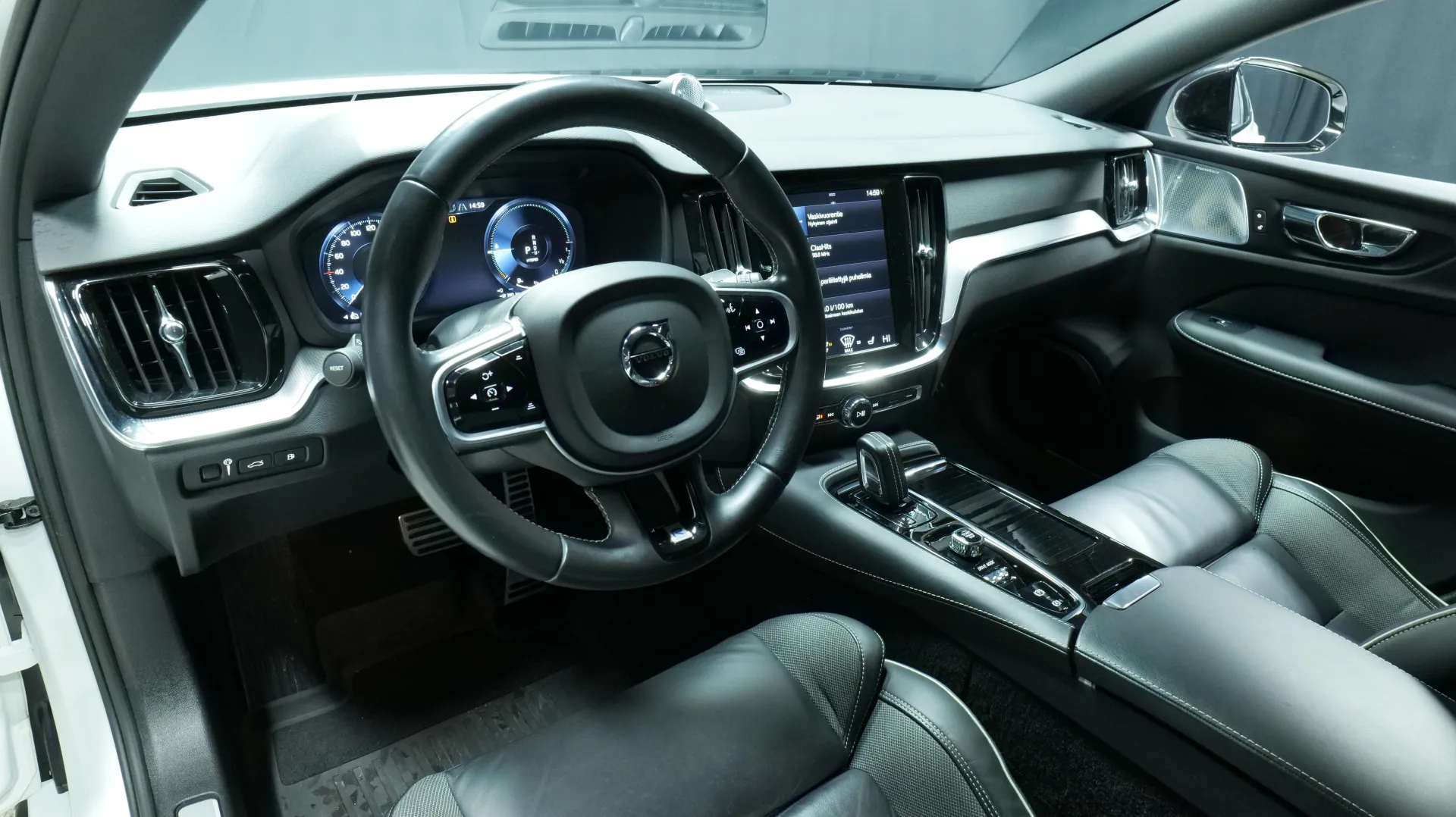 Autokuva 13 - FVC-218