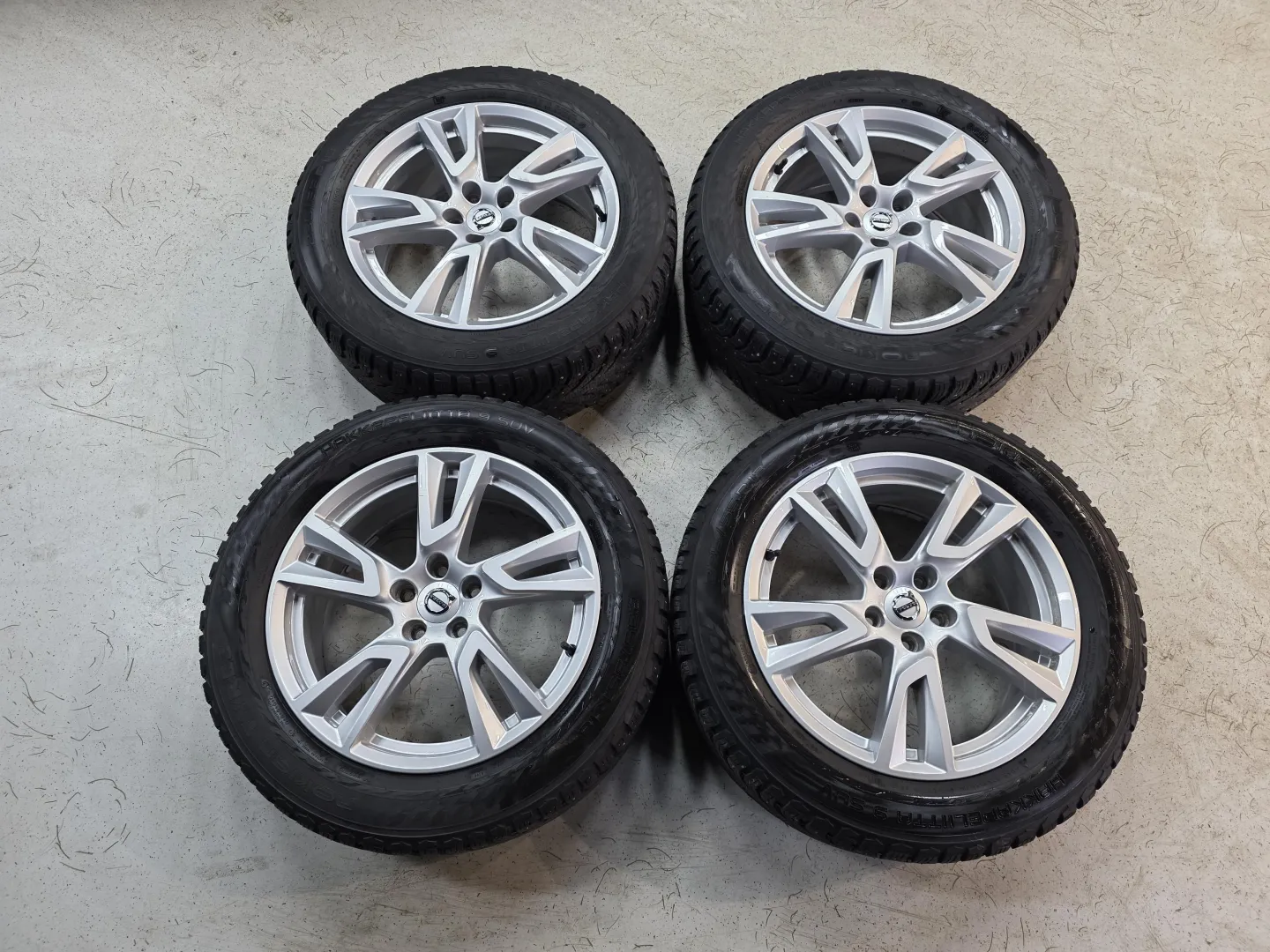 Autokuva 12 - GMT-730