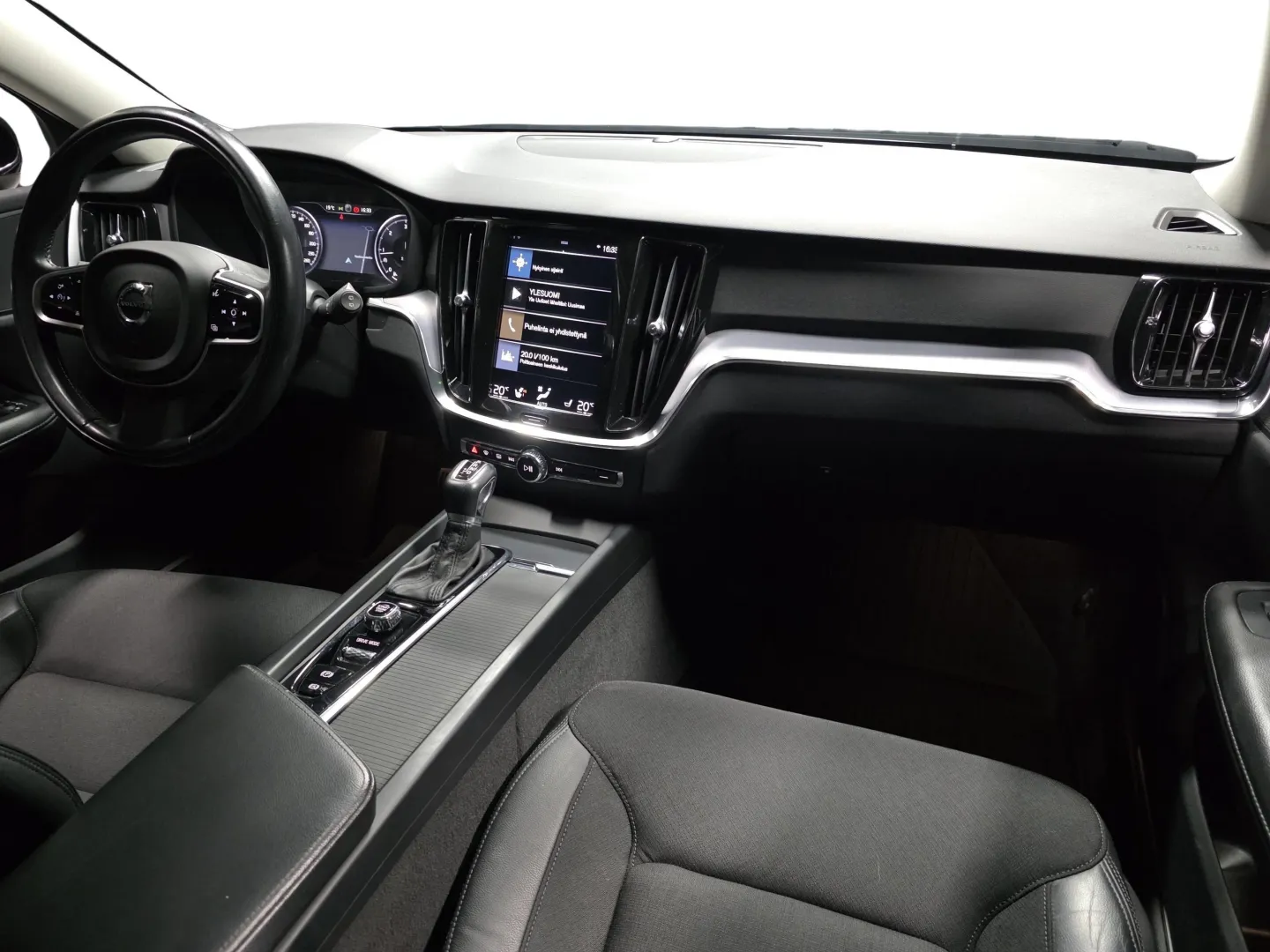 Autokuva 16 - GNN-360