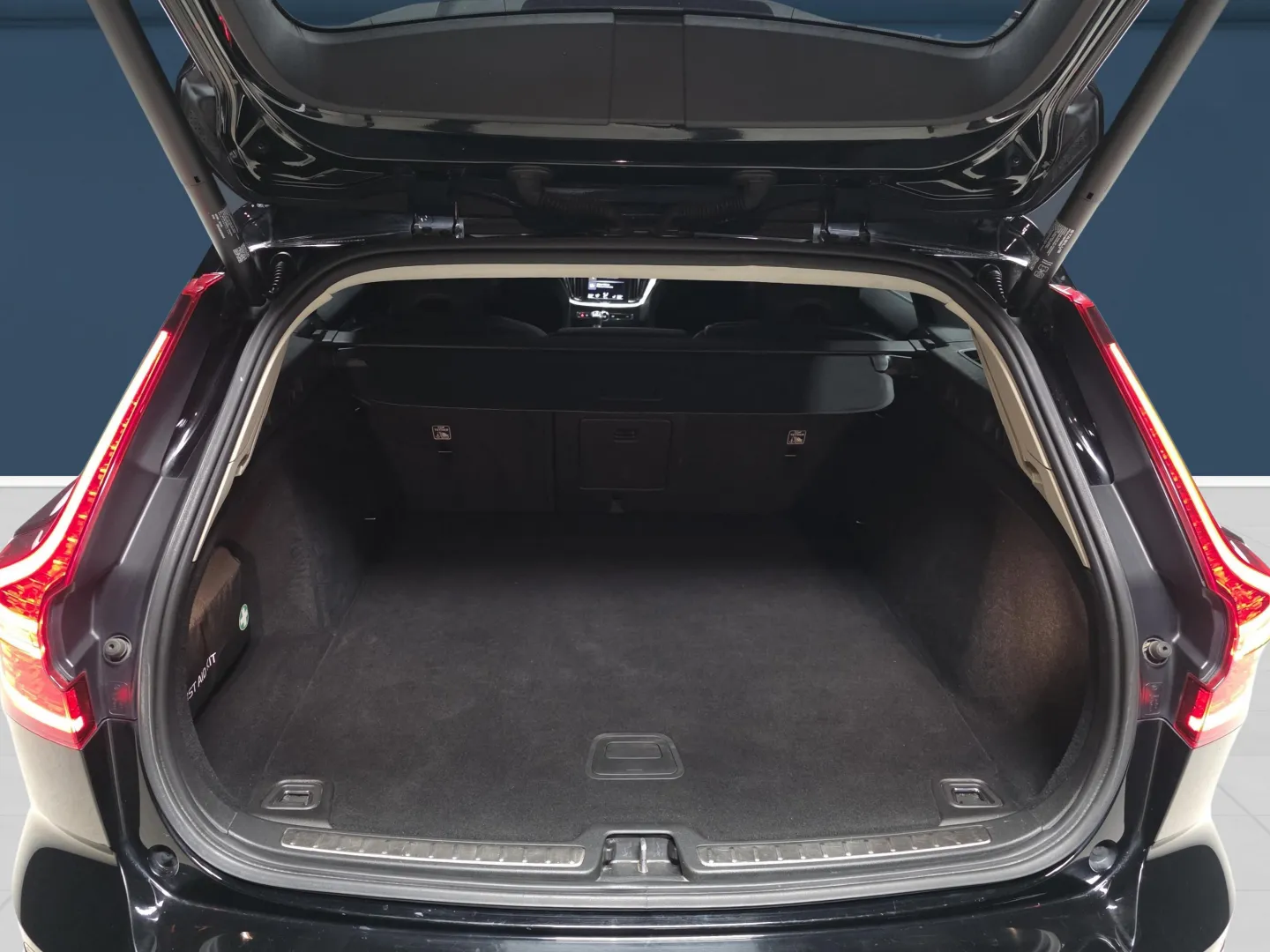 Autokuva 11 - GNN-360