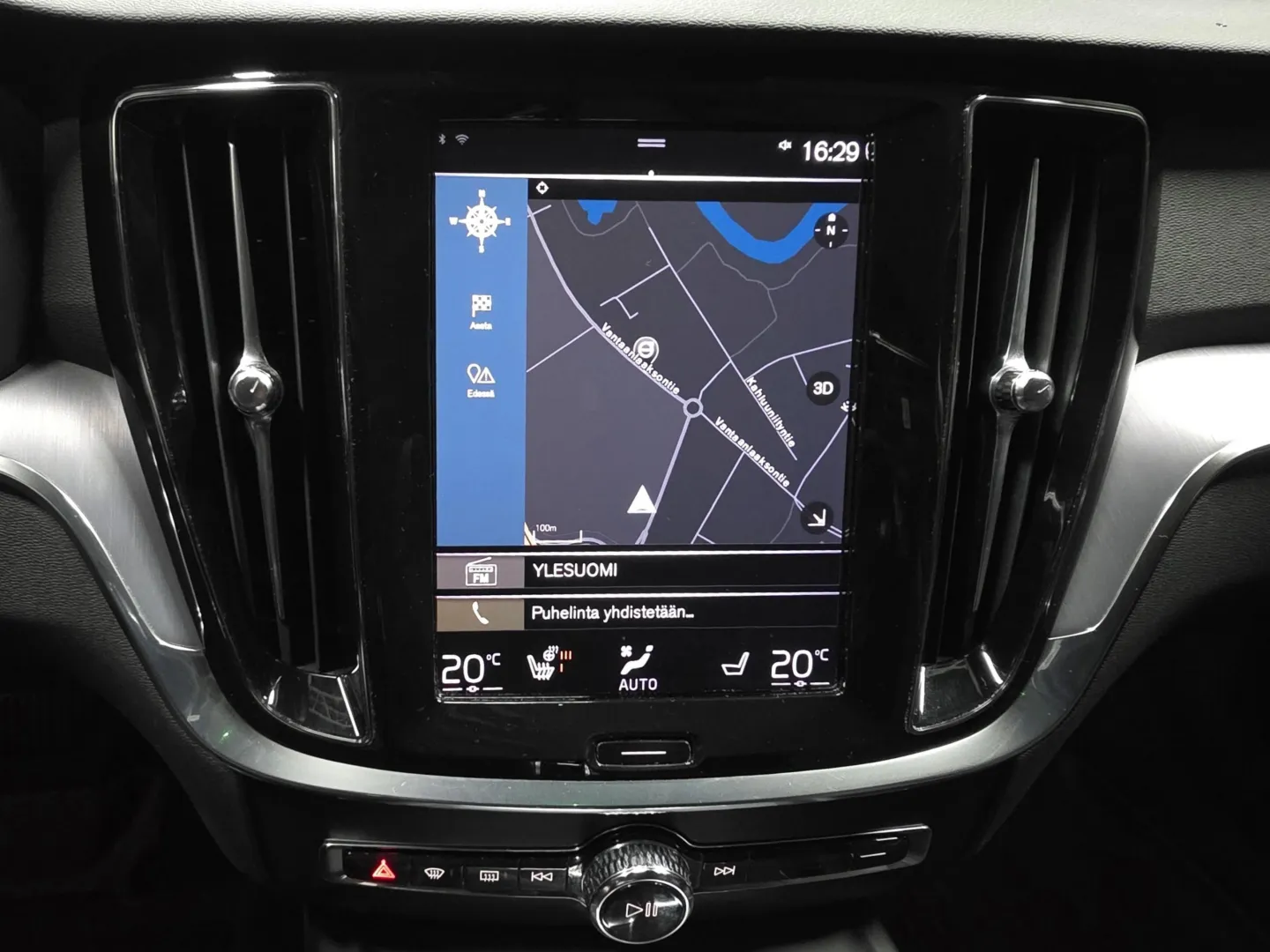 Autokuva 13 - GNN-360