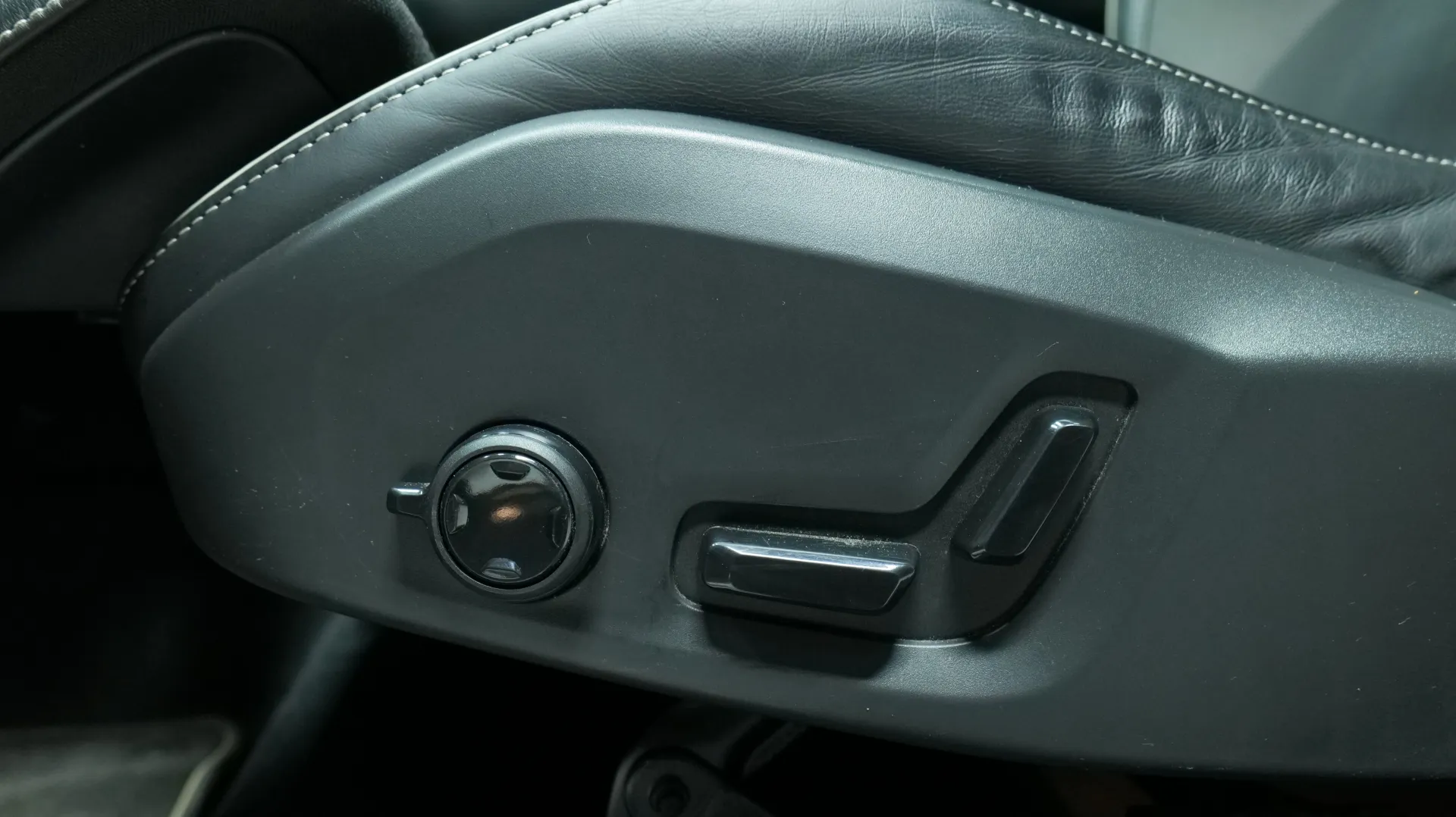 Autokuva 13 - GNO-583