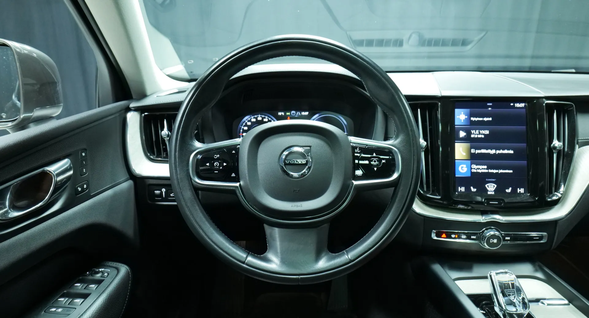 Autokuva 15 - GNP-159