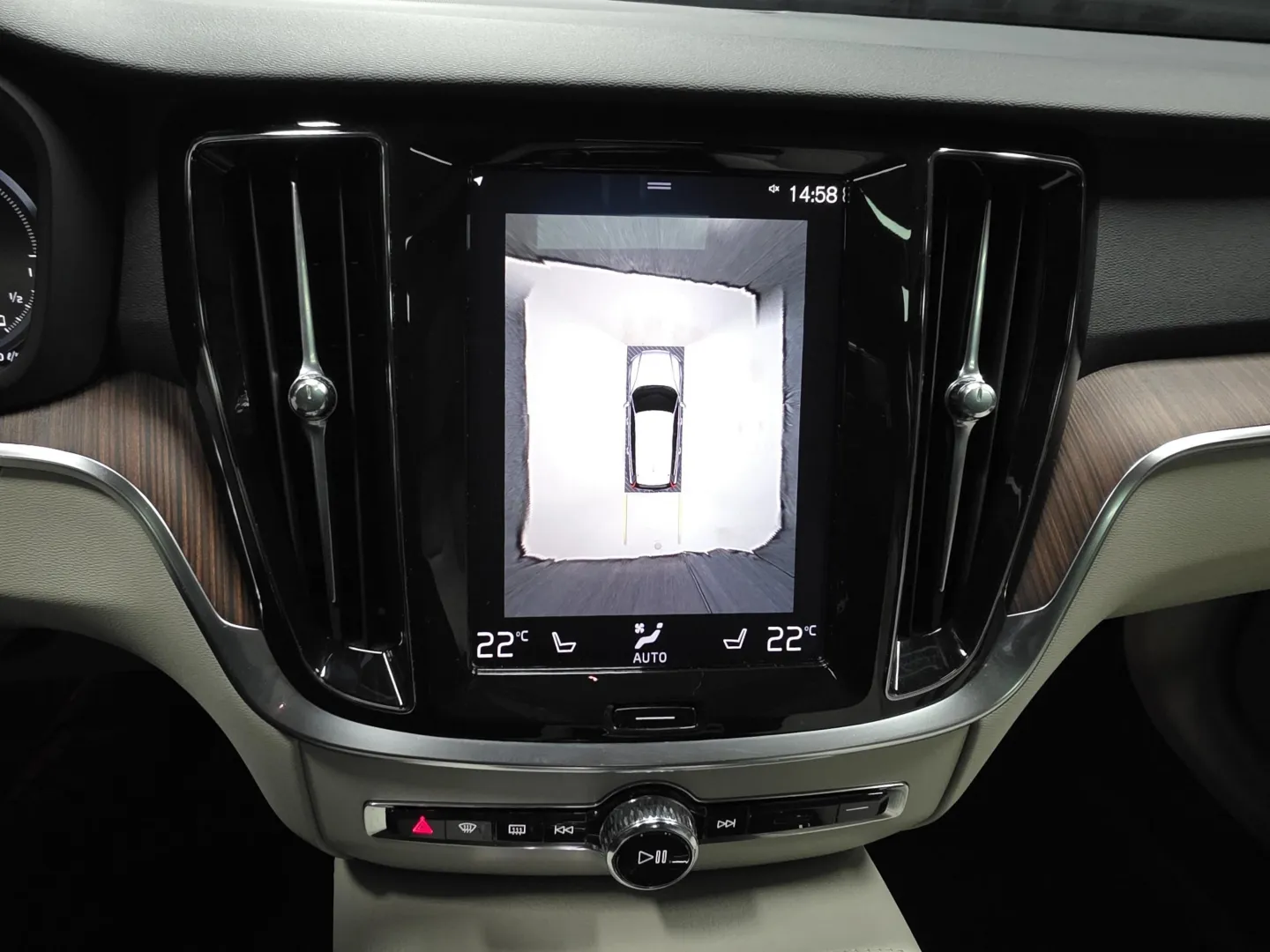 Autokuva 13 - GNS-248