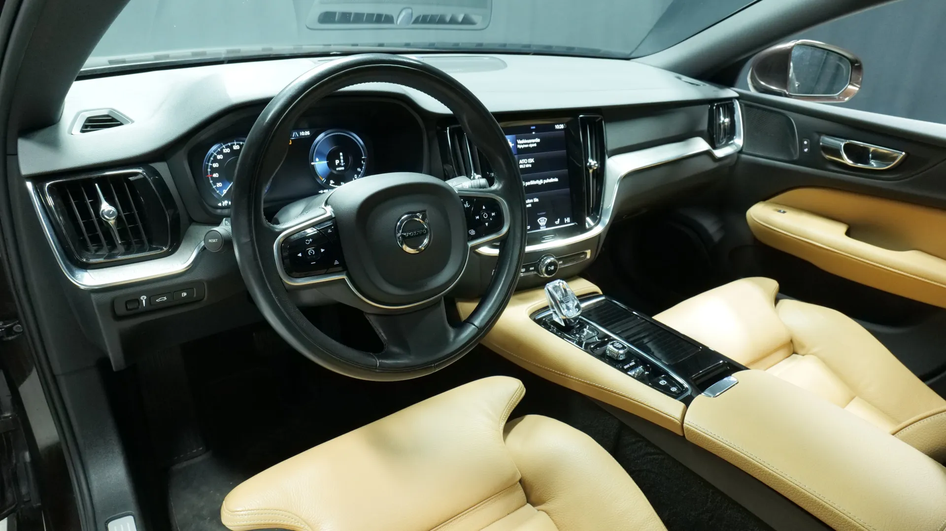 Autokuva 14 - GNS-915