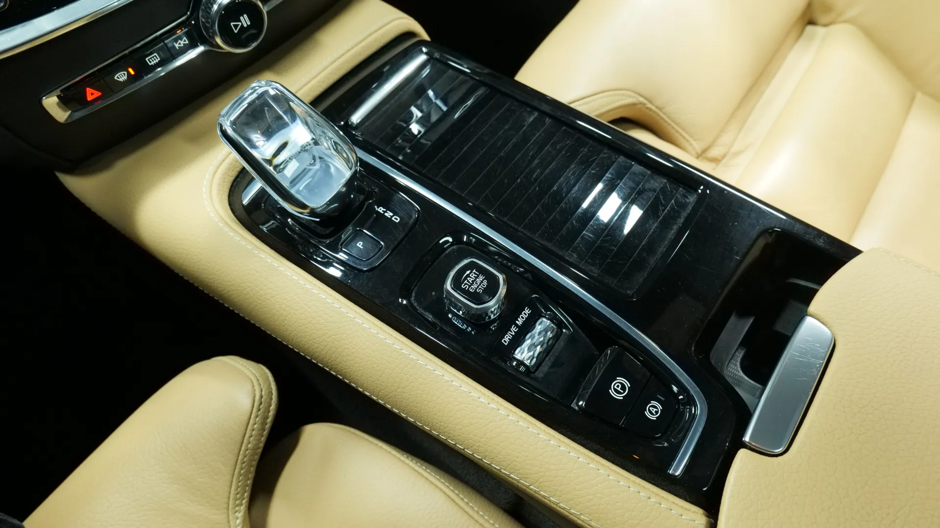 Autokuva 10 - GNS-915