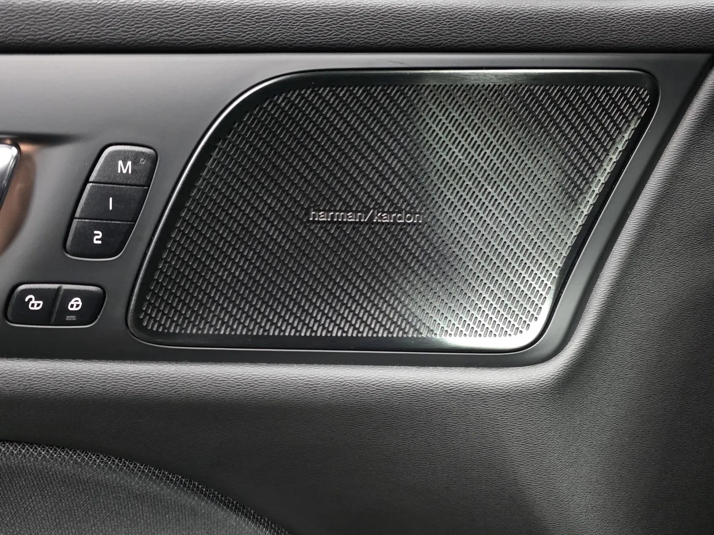 Autokuva 16 - GON-458