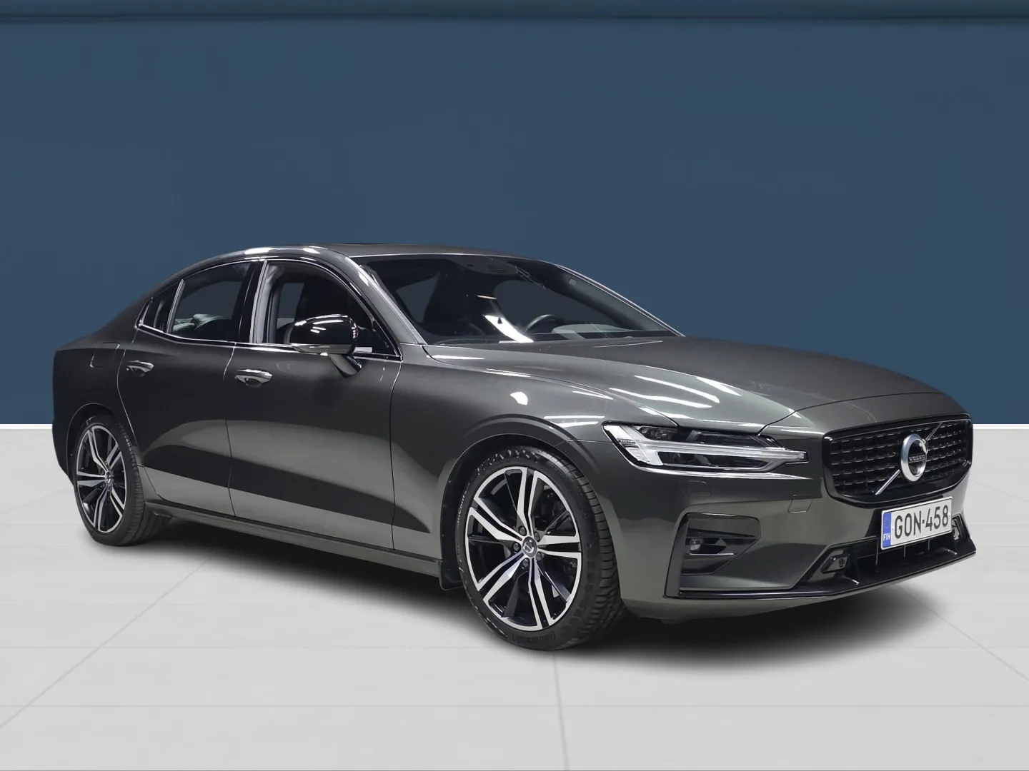 Autokuva 3 - GON-458