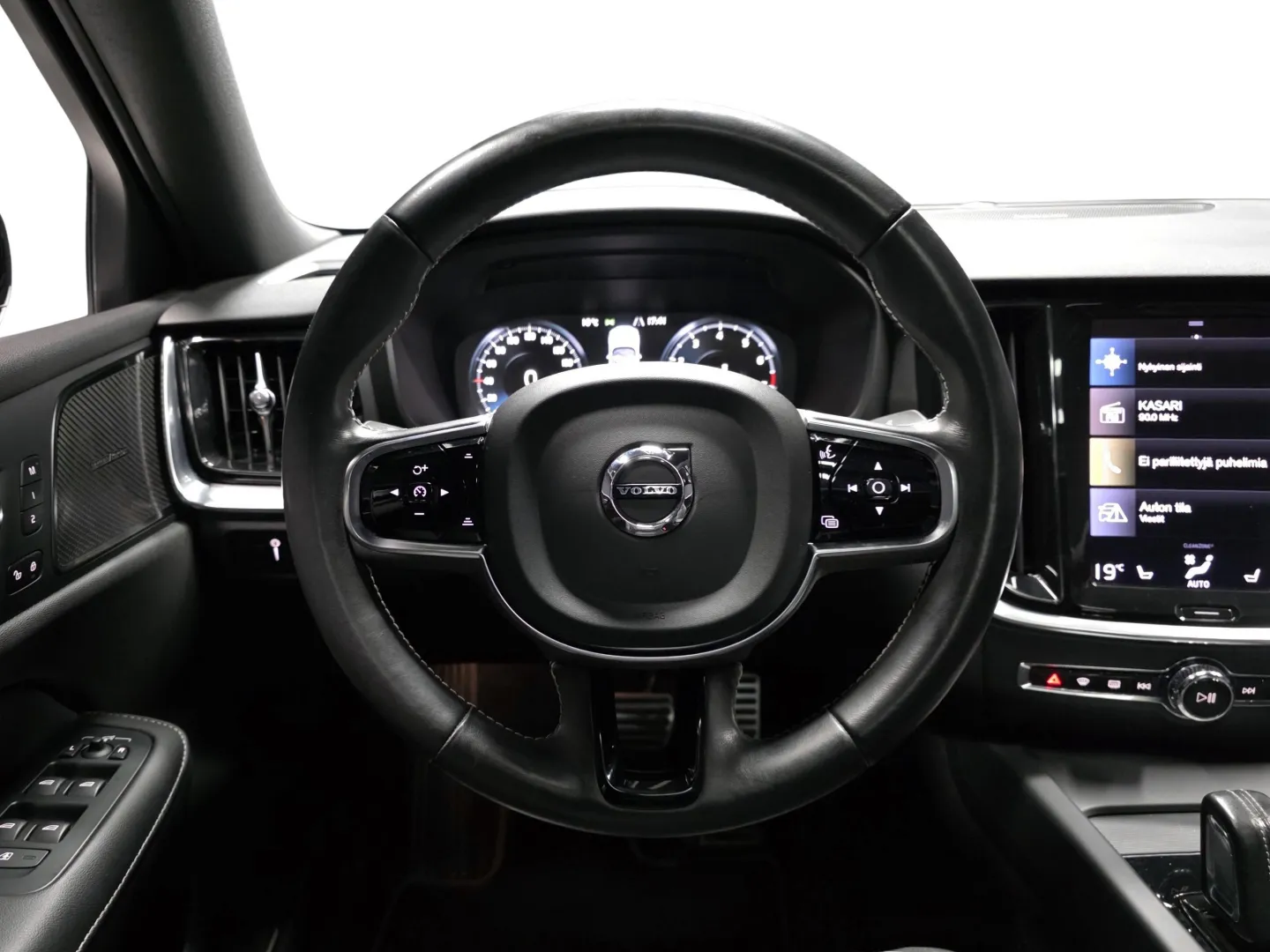 Autokuva 10 - GON-458