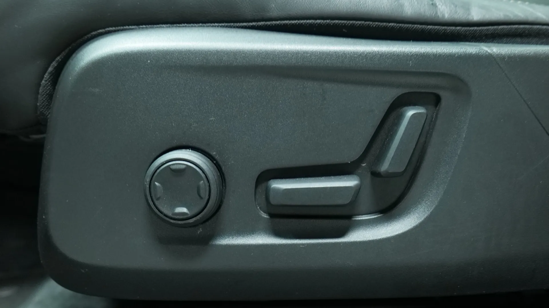 Autokuva 13 - GOU-429