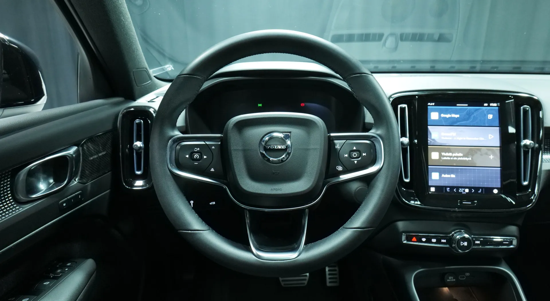 Autokuva 16 - GOU-429