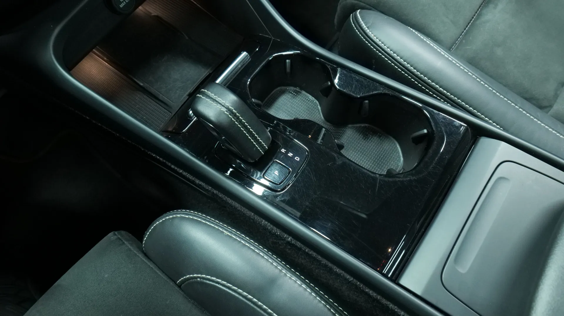 Autokuva 10 - GOU-429