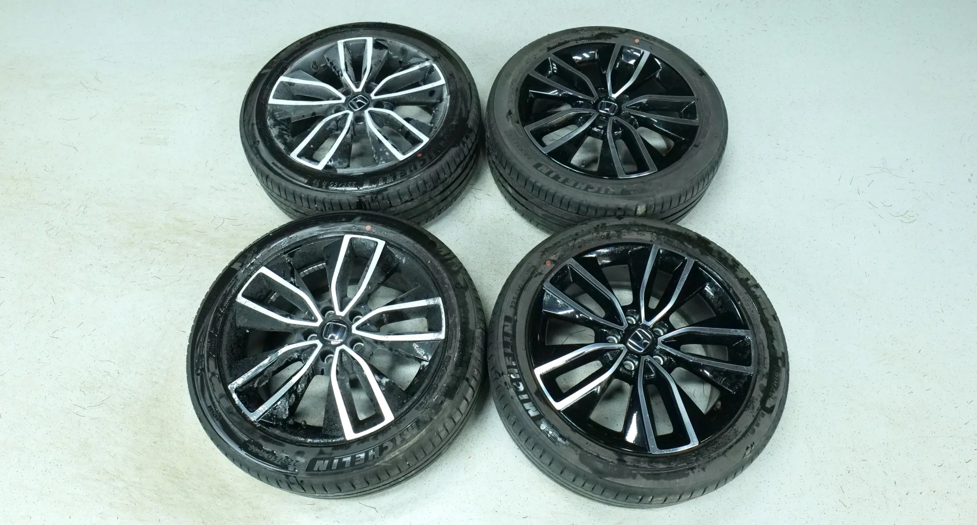 Autokuva 18 - GPB-344