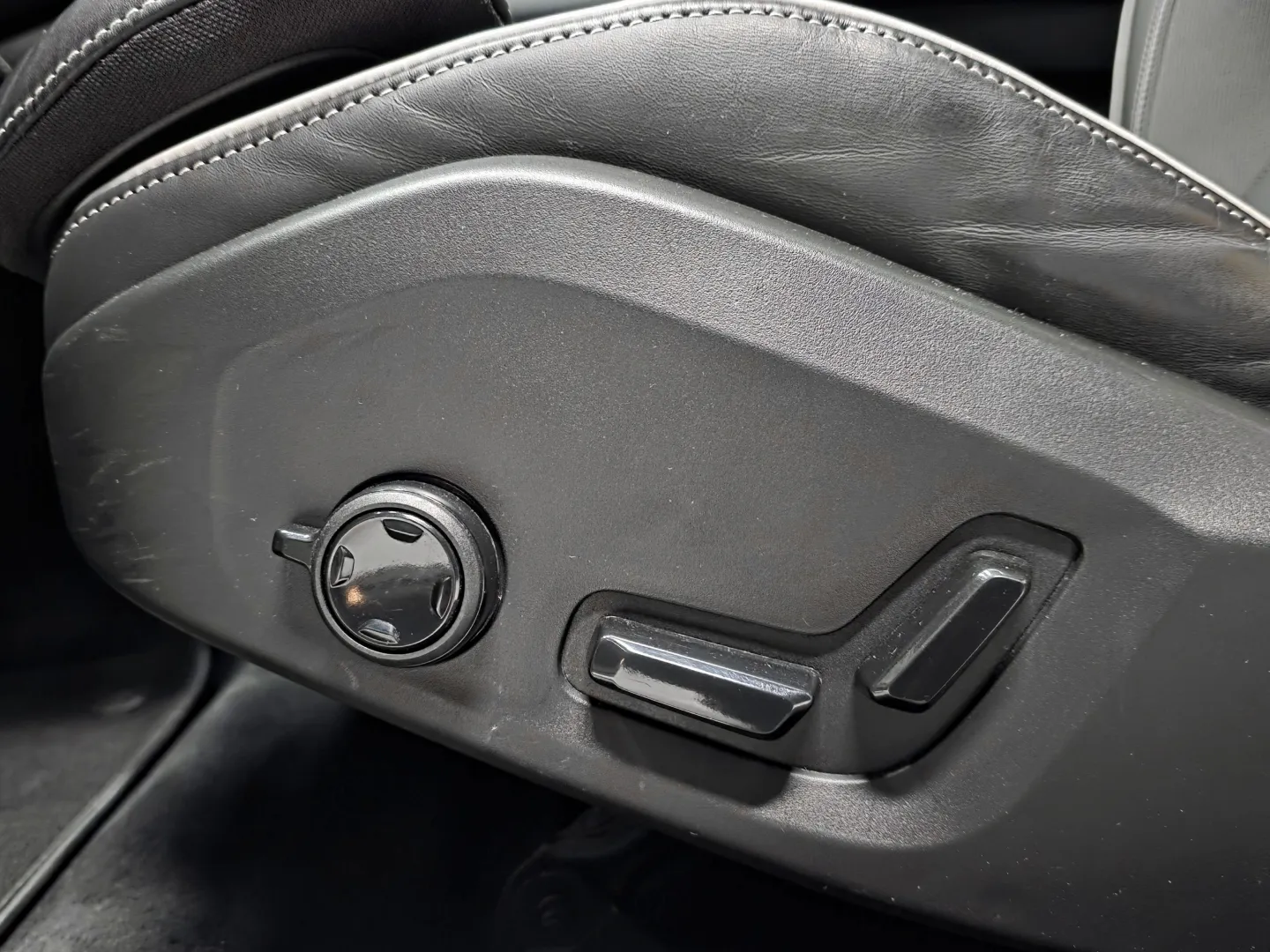 Autokuva 16 - GPF-852