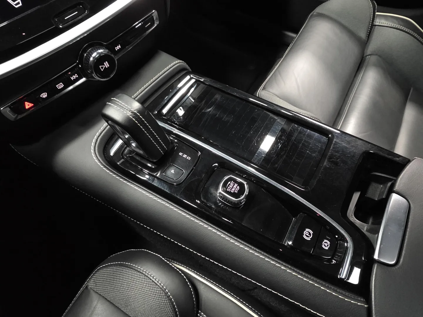 Autokuva 14 - GPF-852