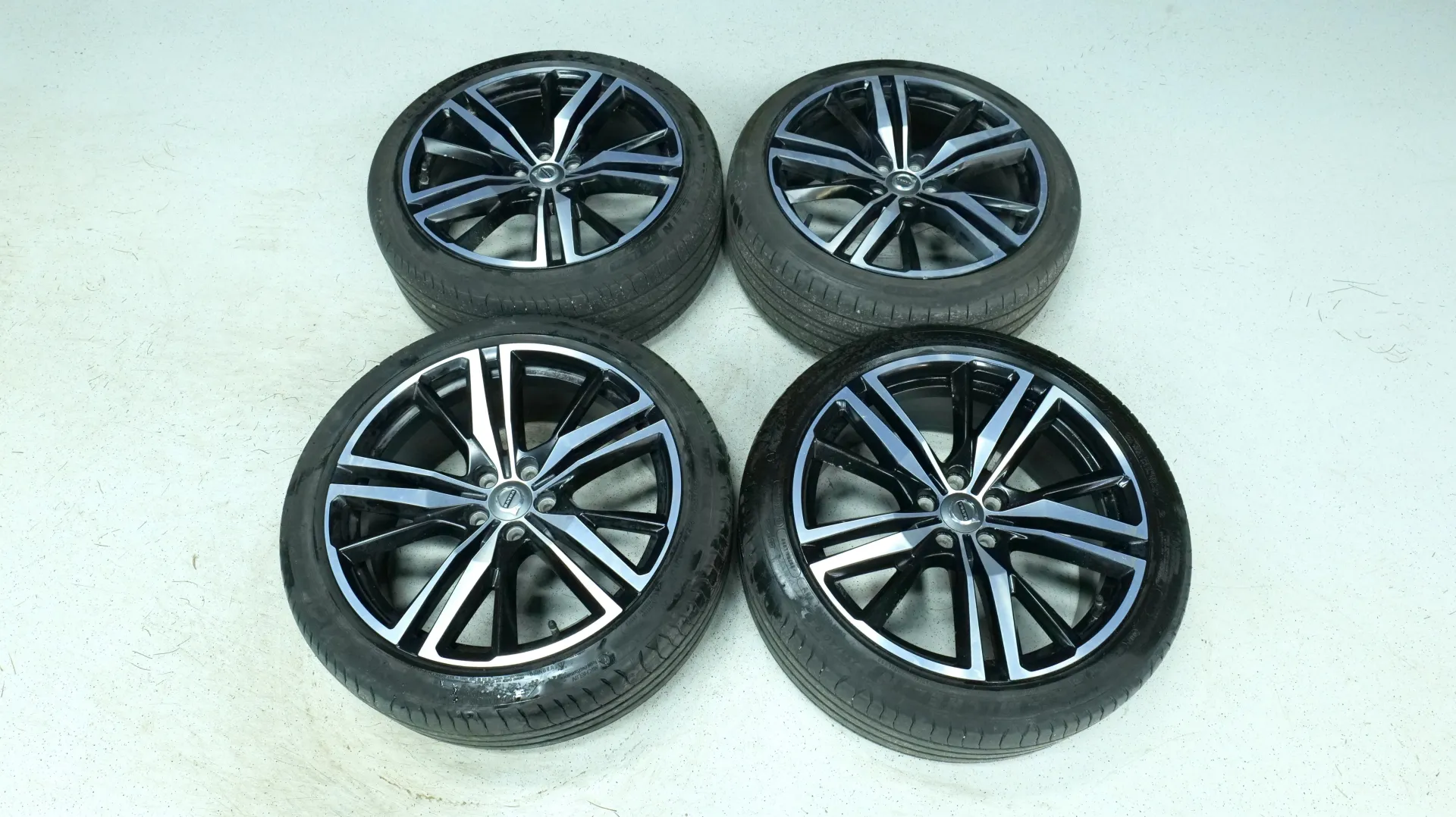 Autokuva 19 - GPG-613