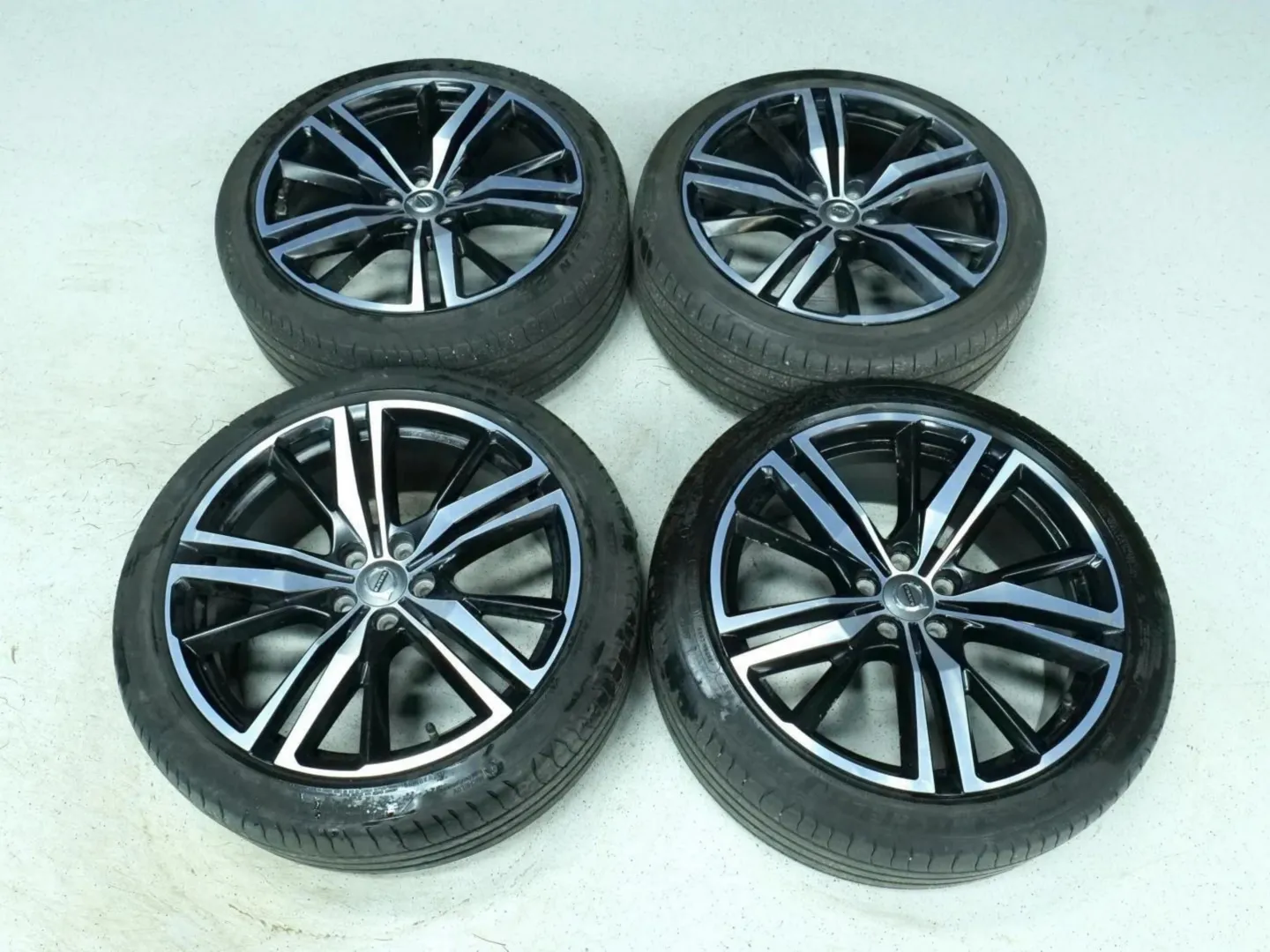 Autokuva 15 - GPG-613