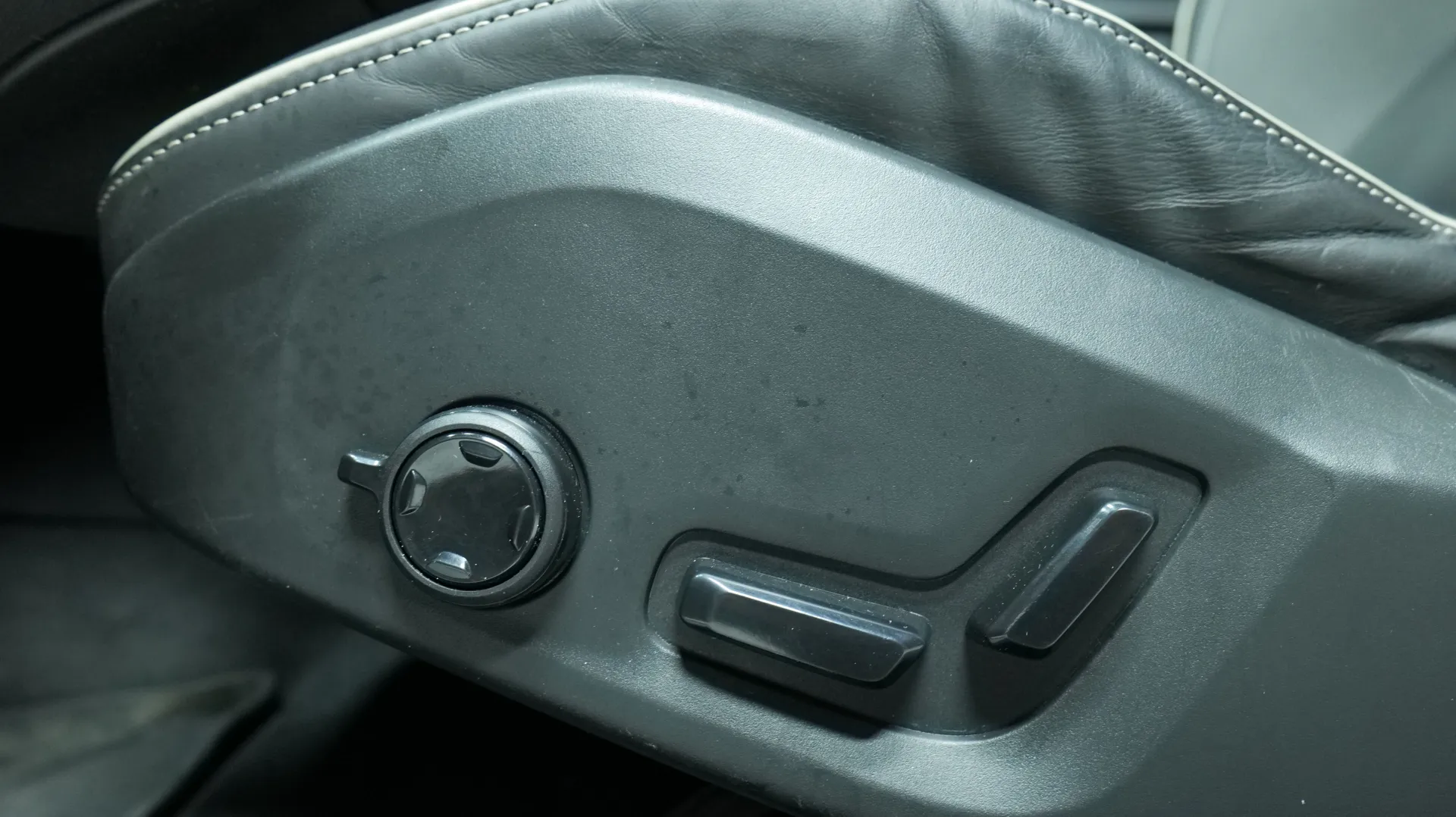 Autokuva 11 - GPG-613