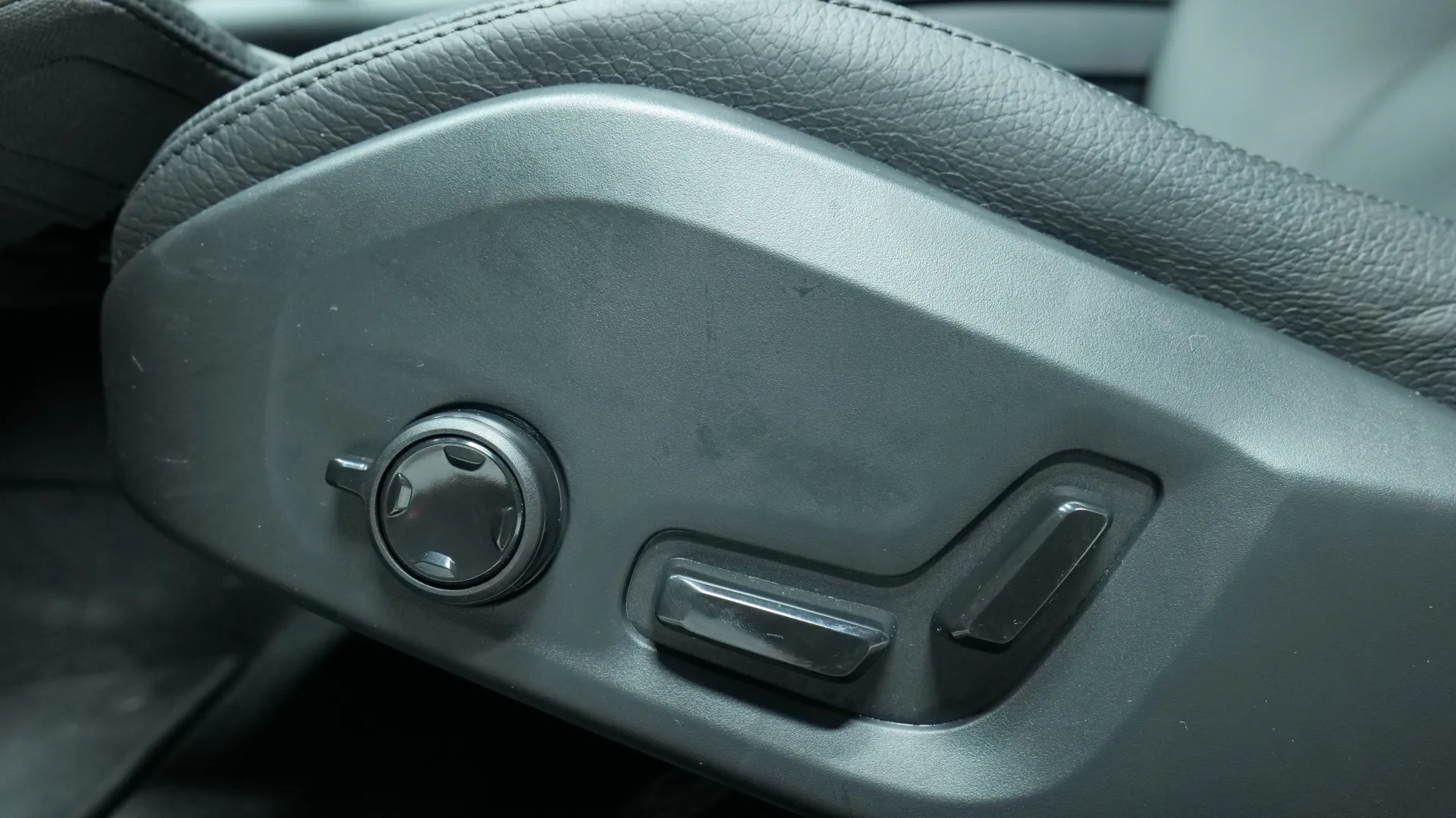 Autokuva 11 - GPG-617