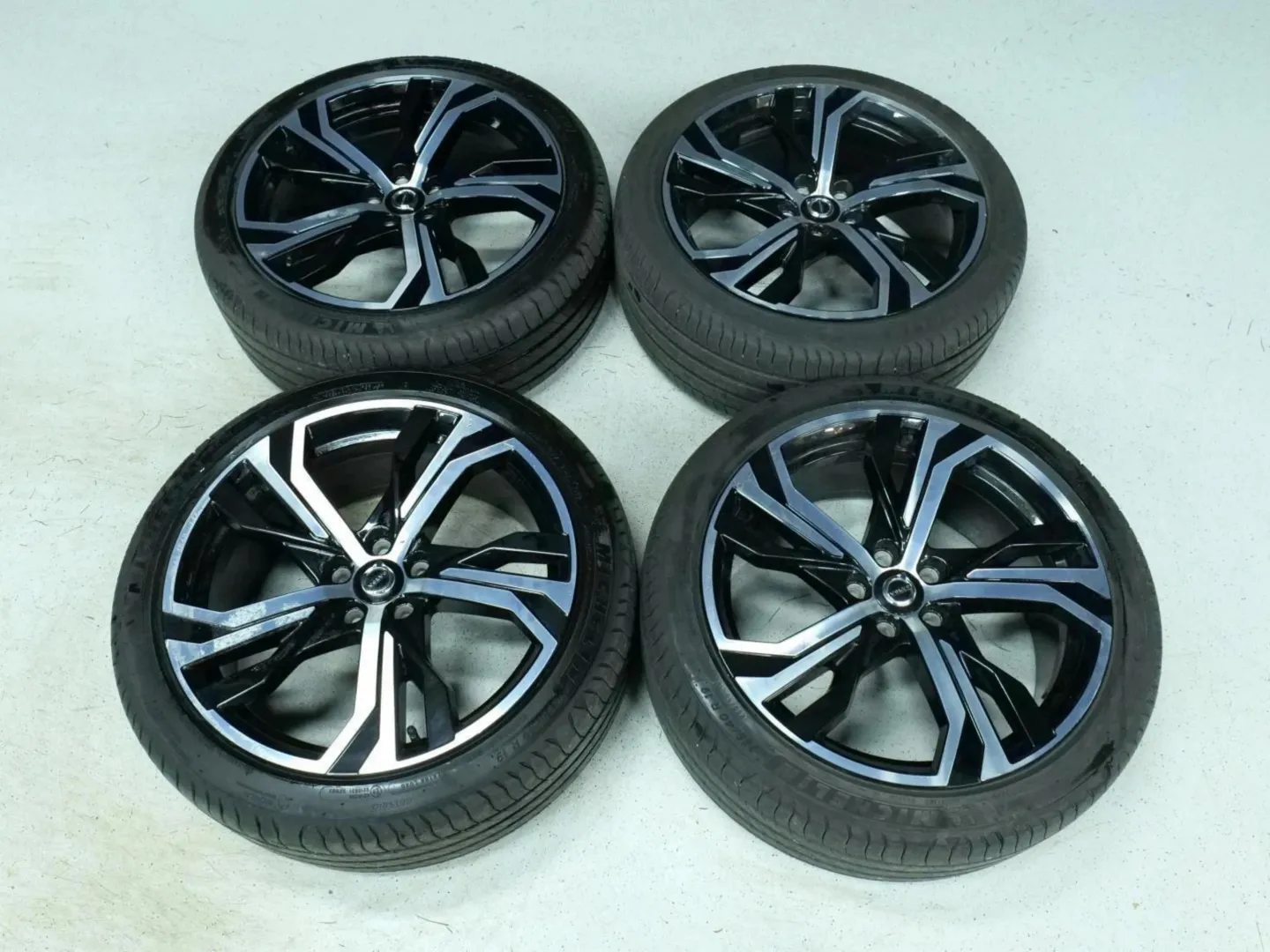 Autokuva 13 - GPG-617