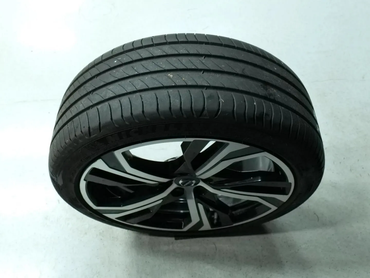 Autokuva 14 - GPG-617