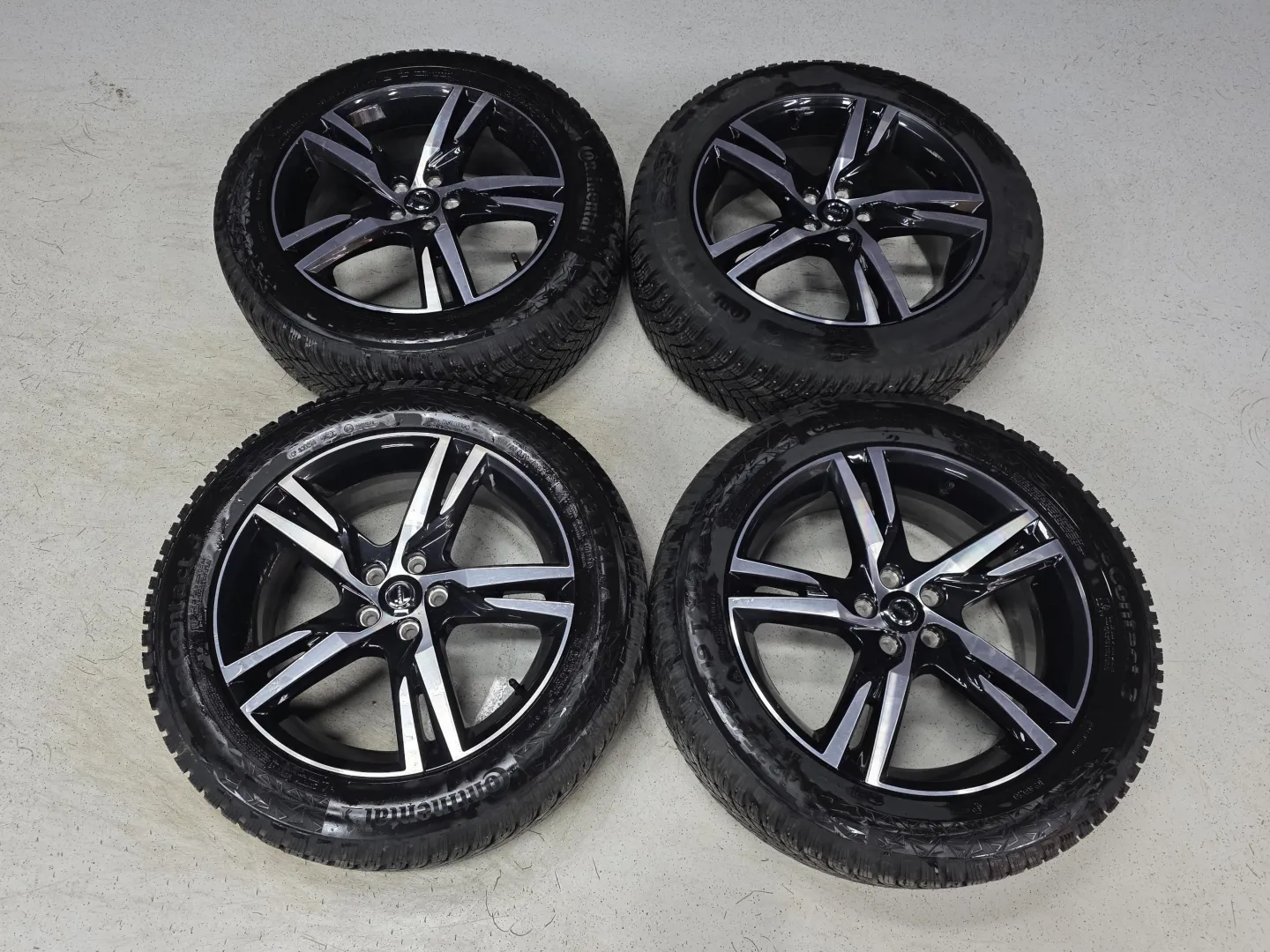 Autokuva 12 - GPJ-307