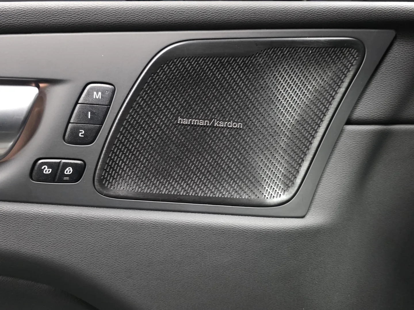 Autokuva 16 - GPJ-307