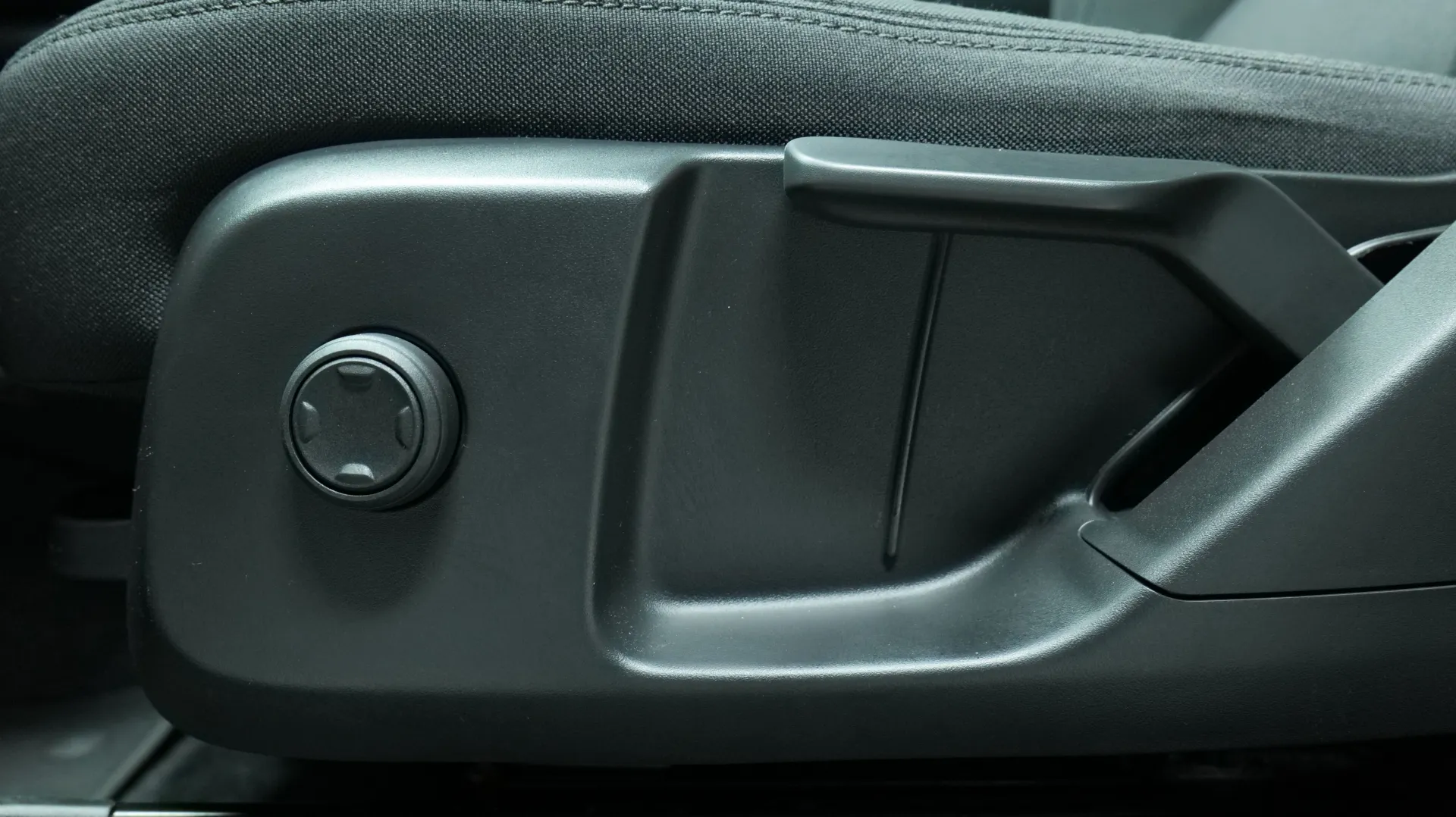 Autokuva 10 - GPN-381