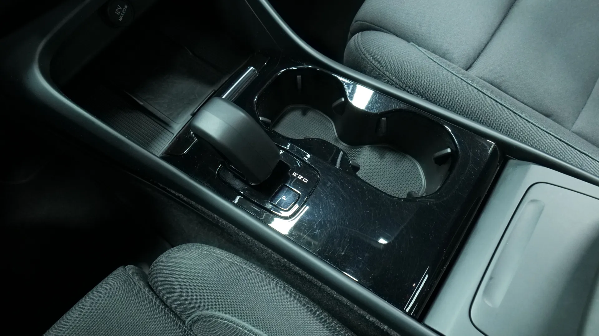 Autokuva 9 - GPN-381