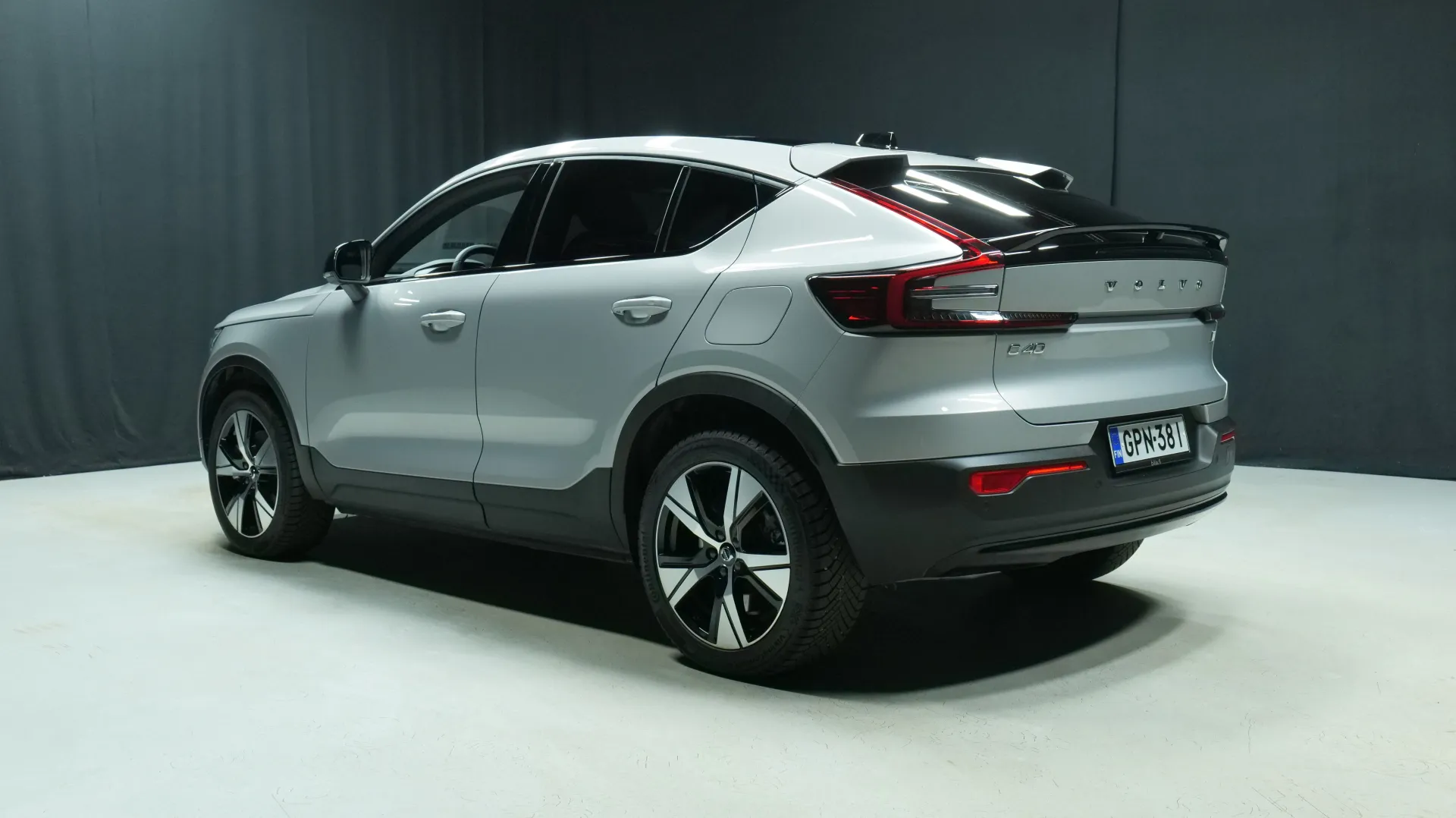 Autokuva 2 - GPN-381