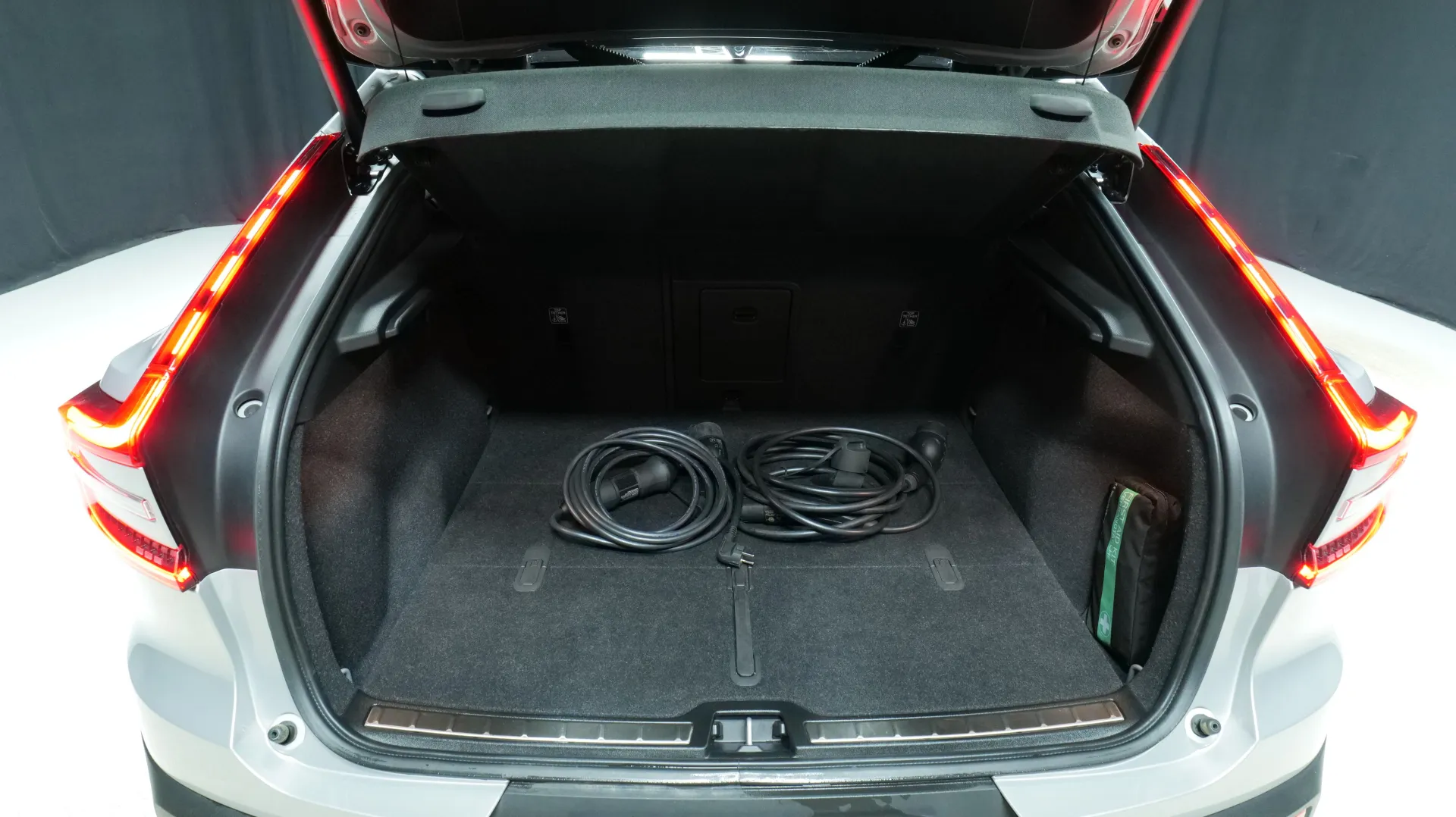 Autokuva 16 - GPN-381