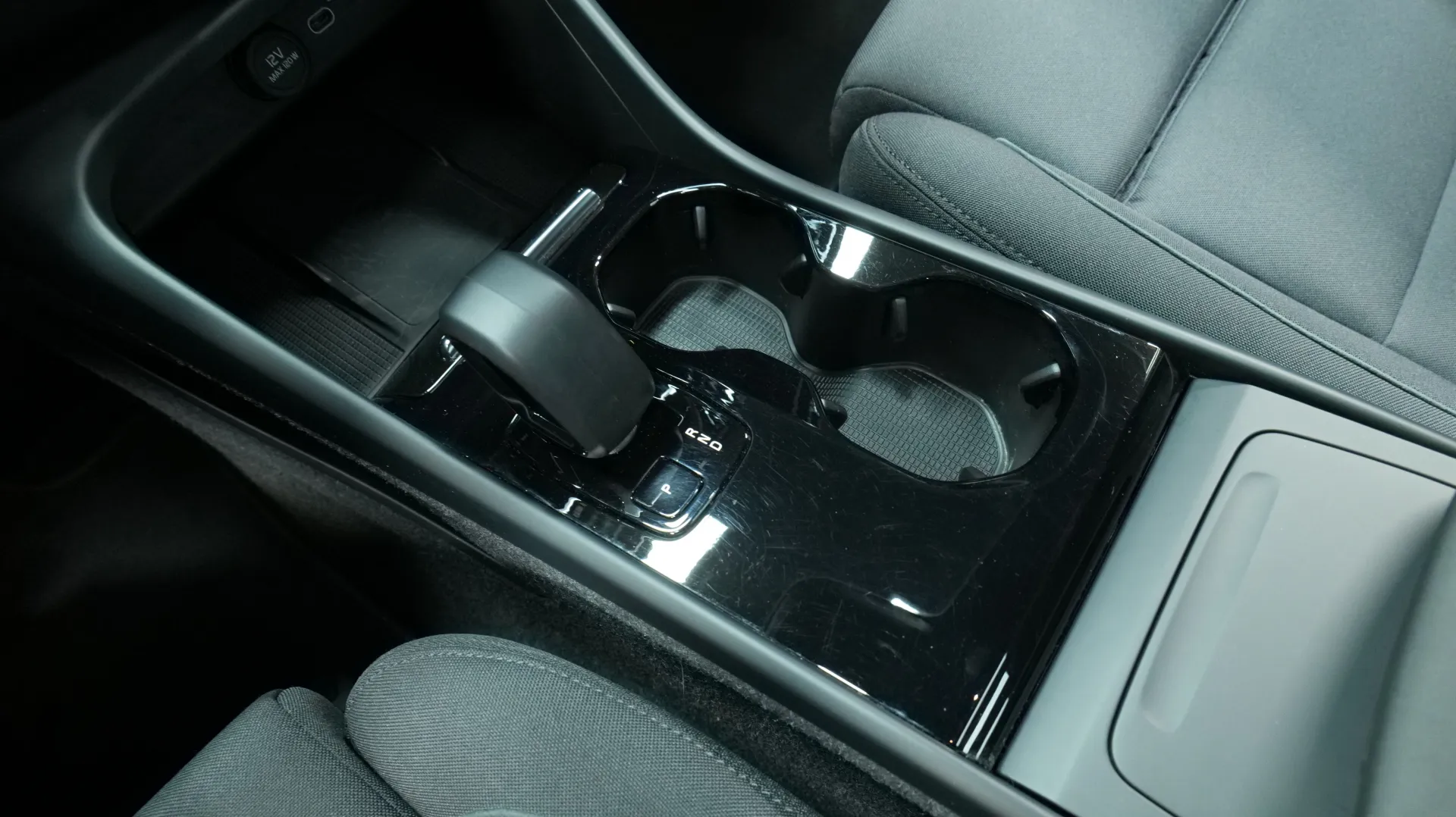 Autokuva 10 - GPN-382