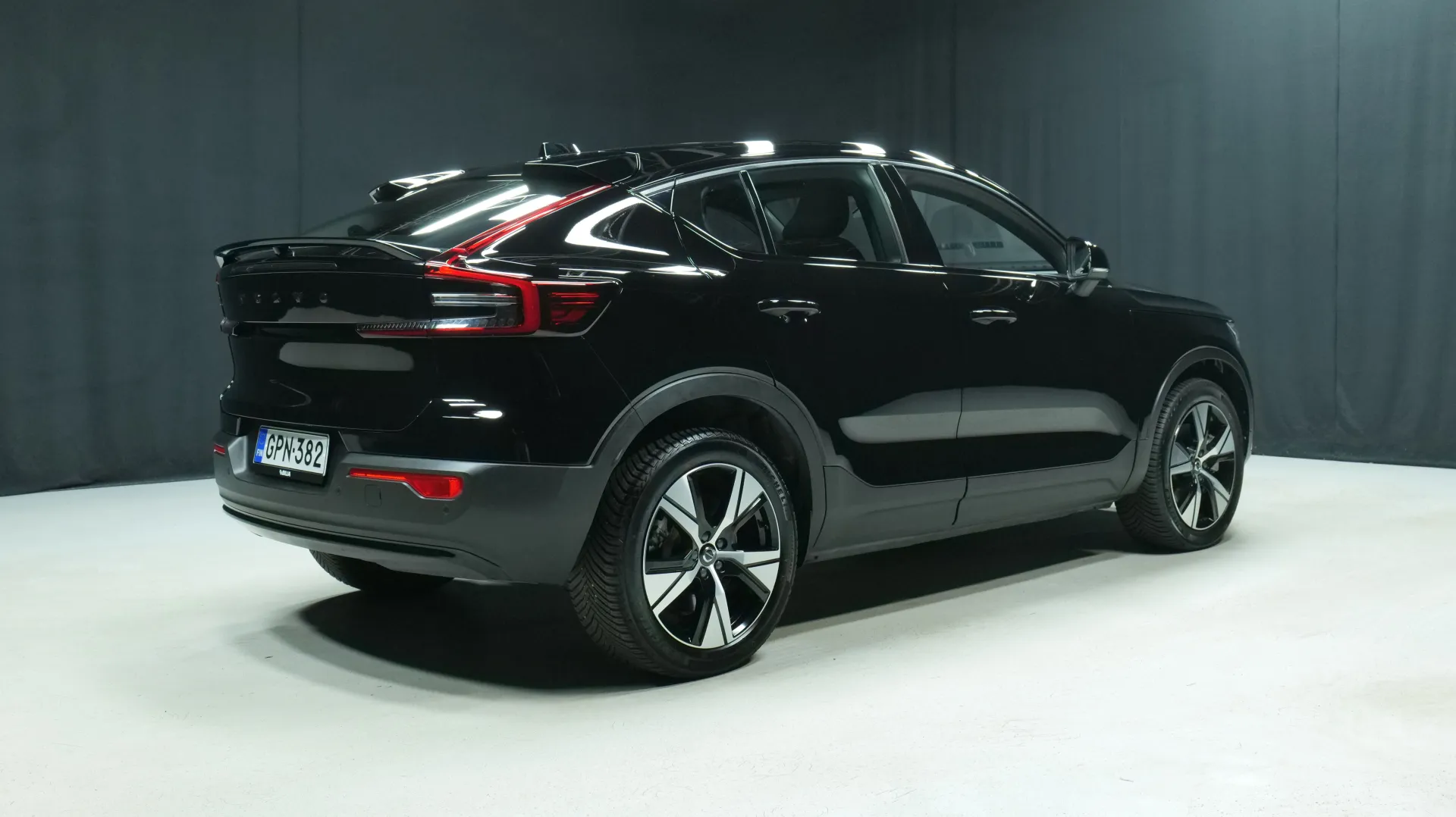 Autokuva 3 - GPN-382