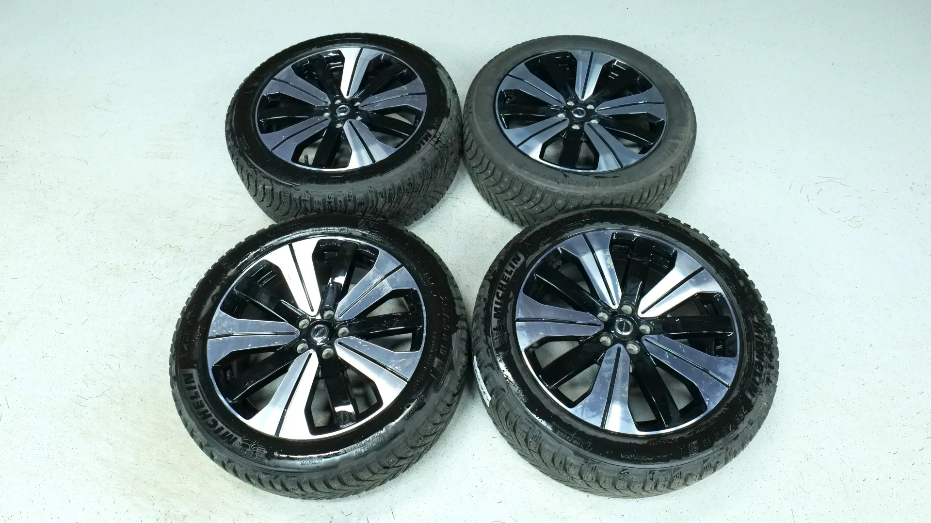 Autokuva 20 - GPN-382