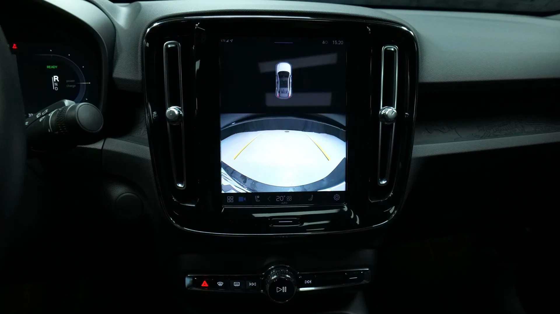 Autokuva 9 - GPN-382