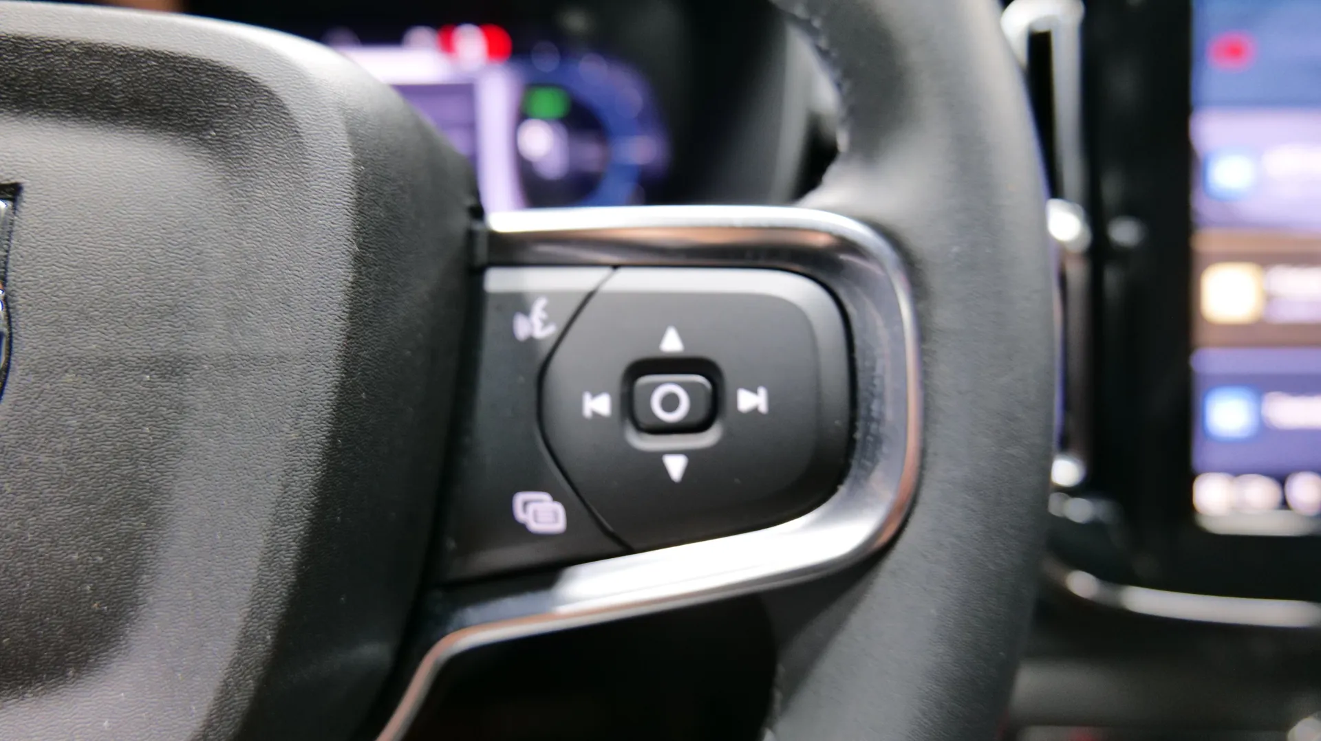 Autokuva 7 - GPN-384