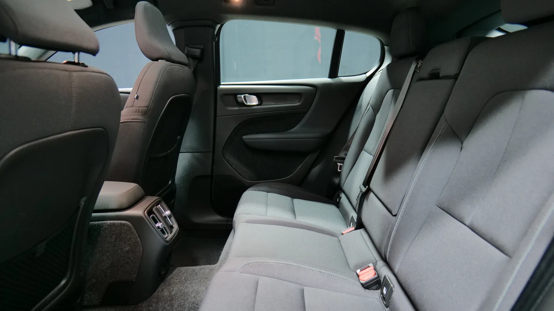 Autokuva 16 - GPN-384