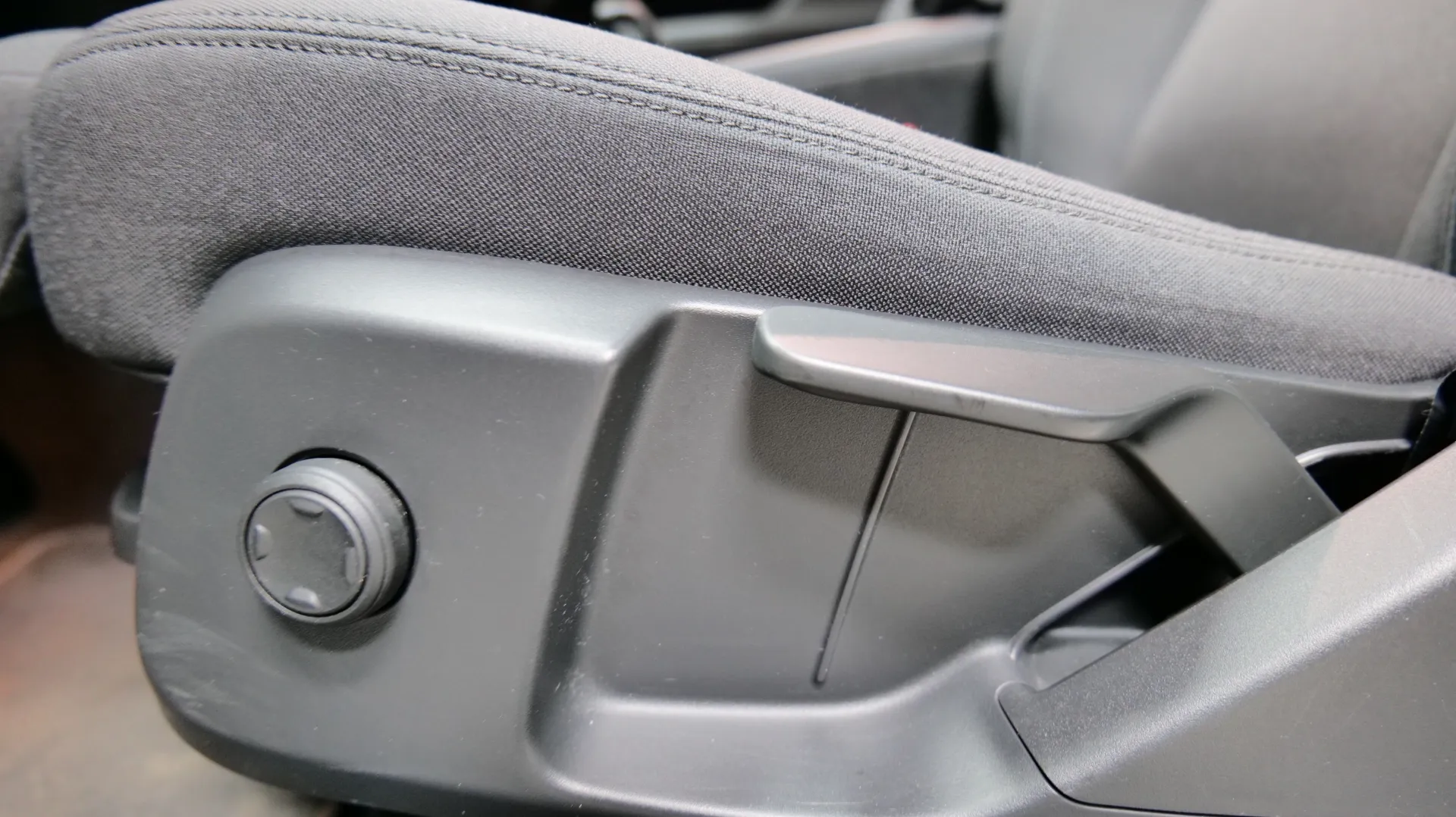 Autokuva 18 - GPN-384