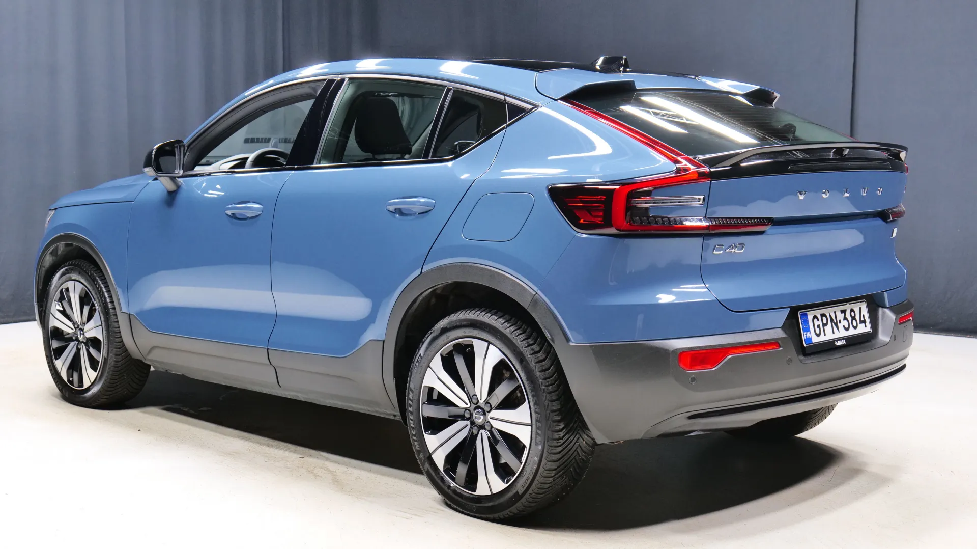 Autokuva 2 - GPN-384