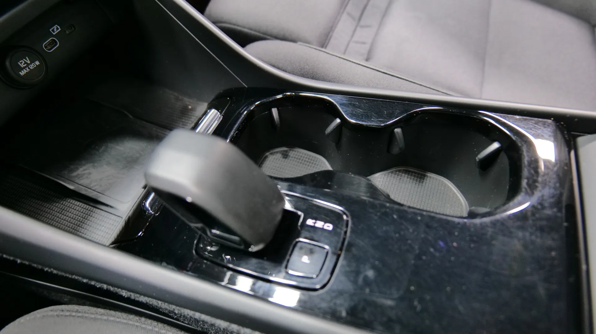 Autokuva 10 - GPN-384