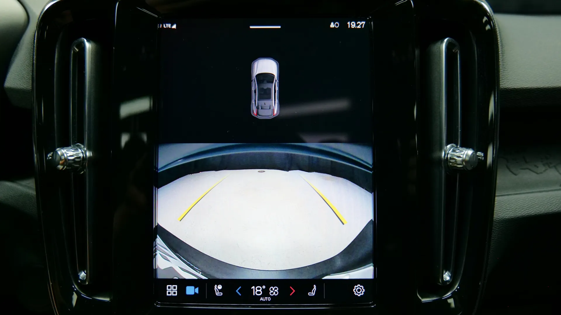 Autokuva 11 - GPN-384