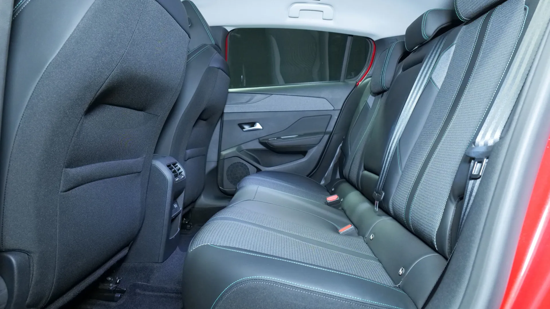 Autokuva 14 - GPN-702