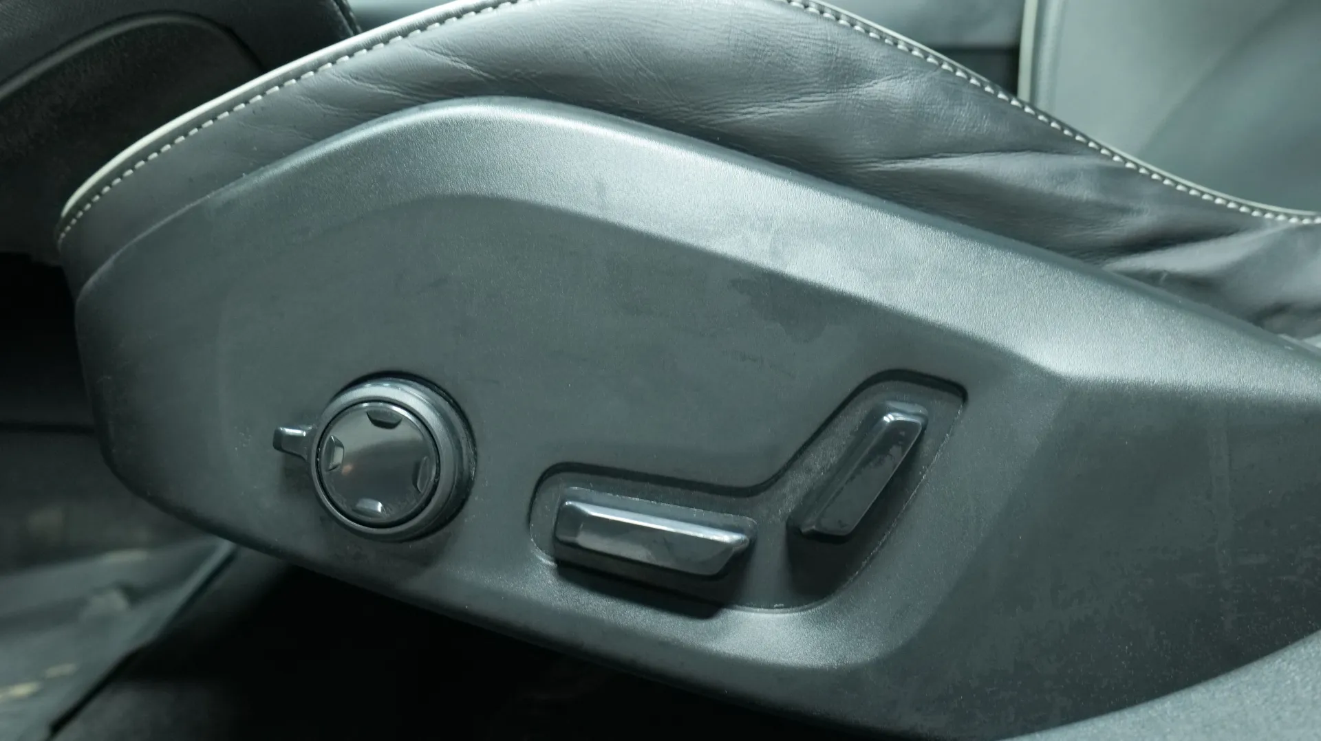 Autokuva 13 - GPO-253