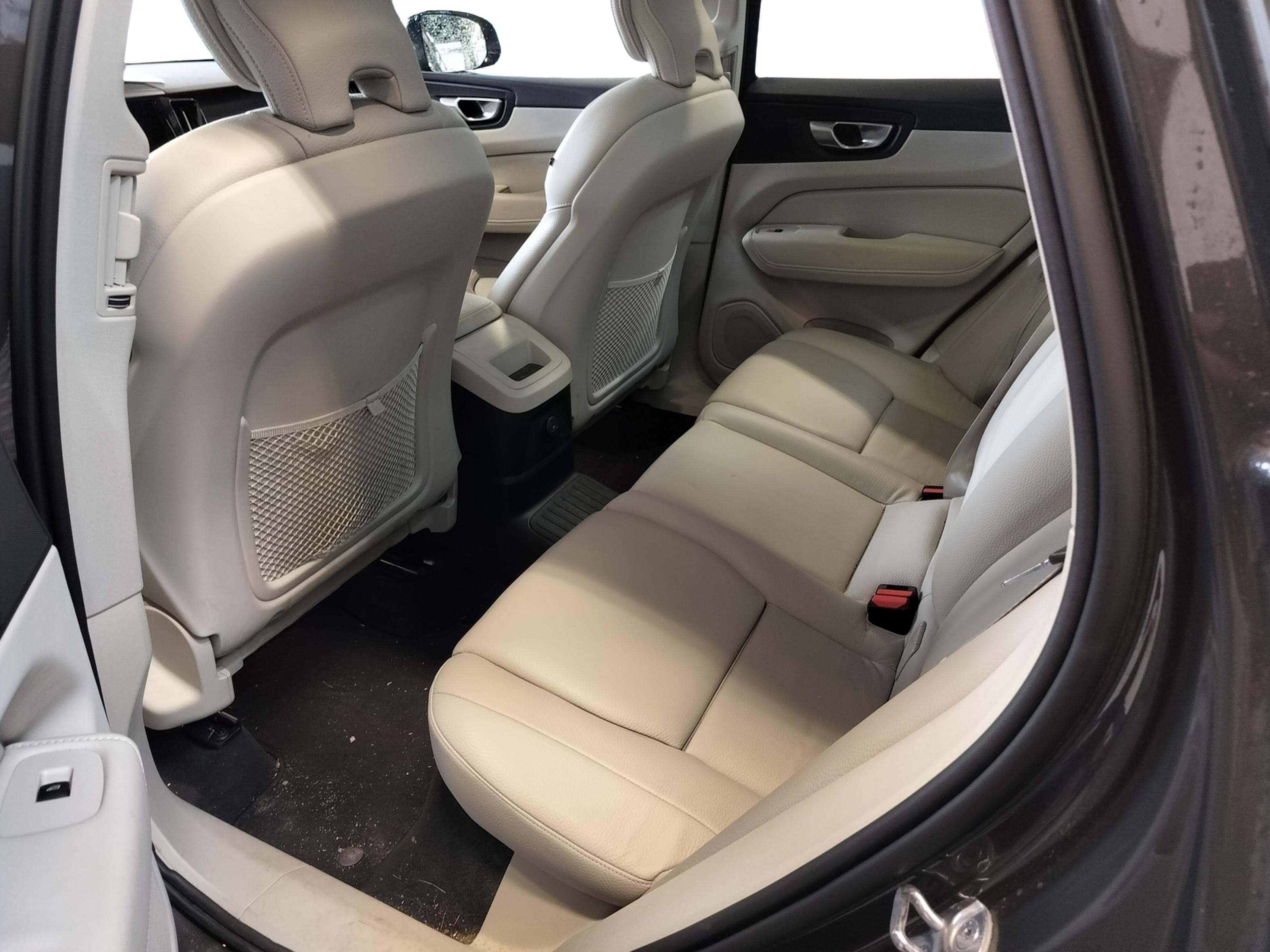 Volvo XC60 2024, kuva 4/6
