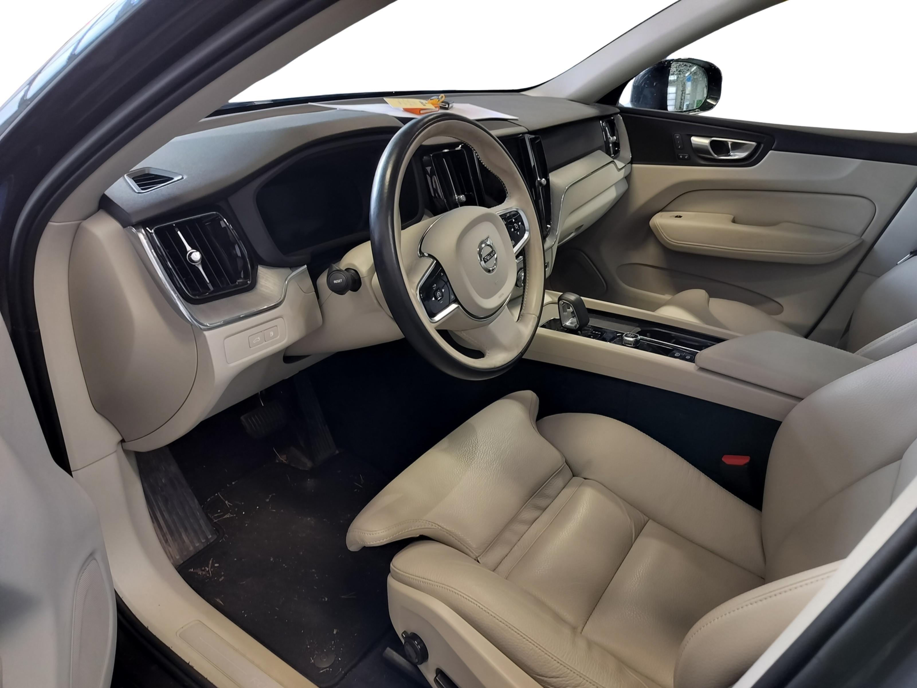 Volvo XC60 2024, kuva 3/6