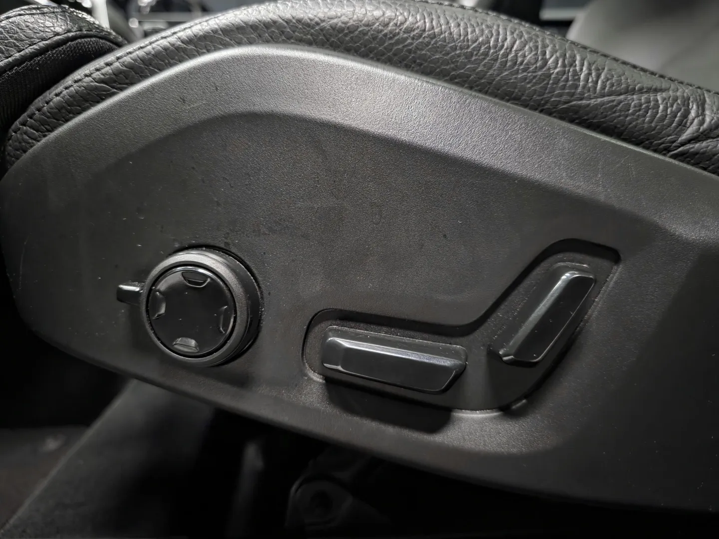 Autokuva 15 - GPY-989