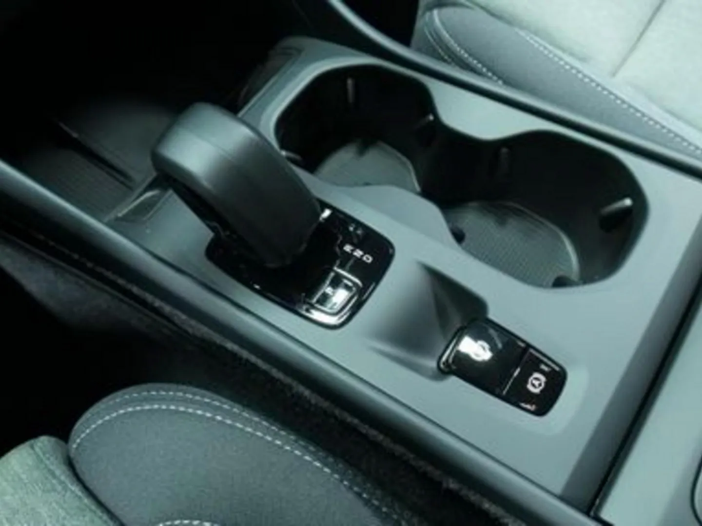 Autokuva 12 - GRA-280