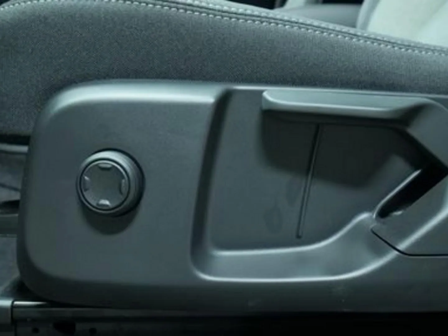 Autokuva 15 - GRA-280