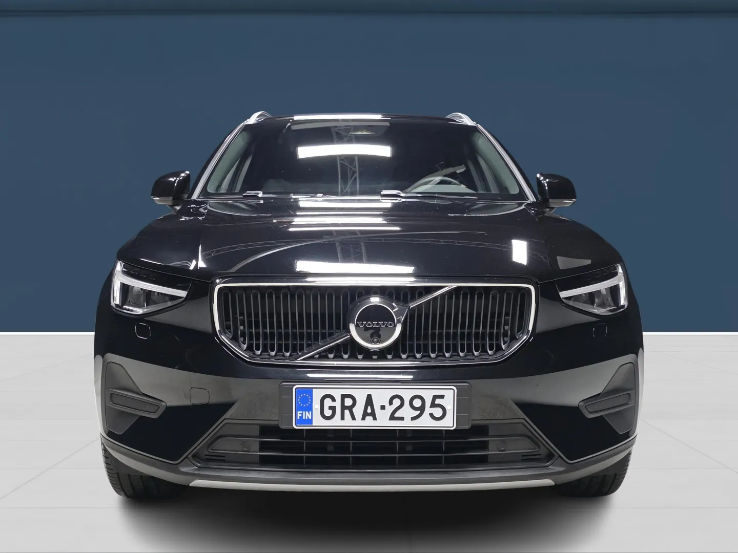 Autokuva 2 - GRA-295