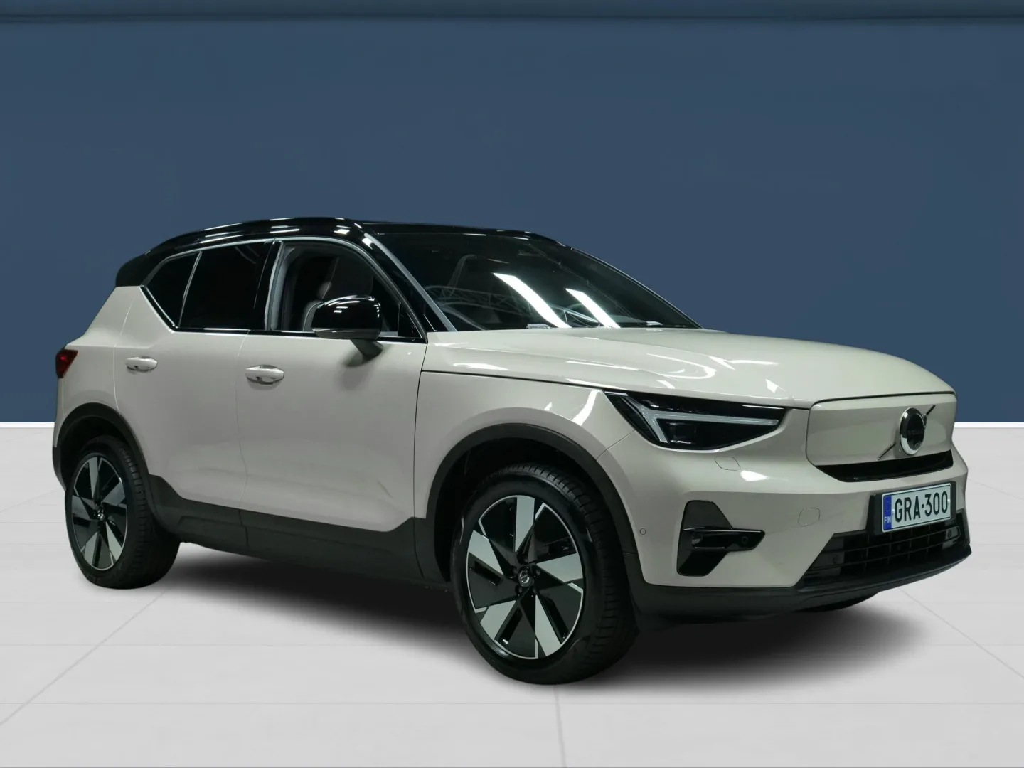 Autokuva 4 - GRA-300